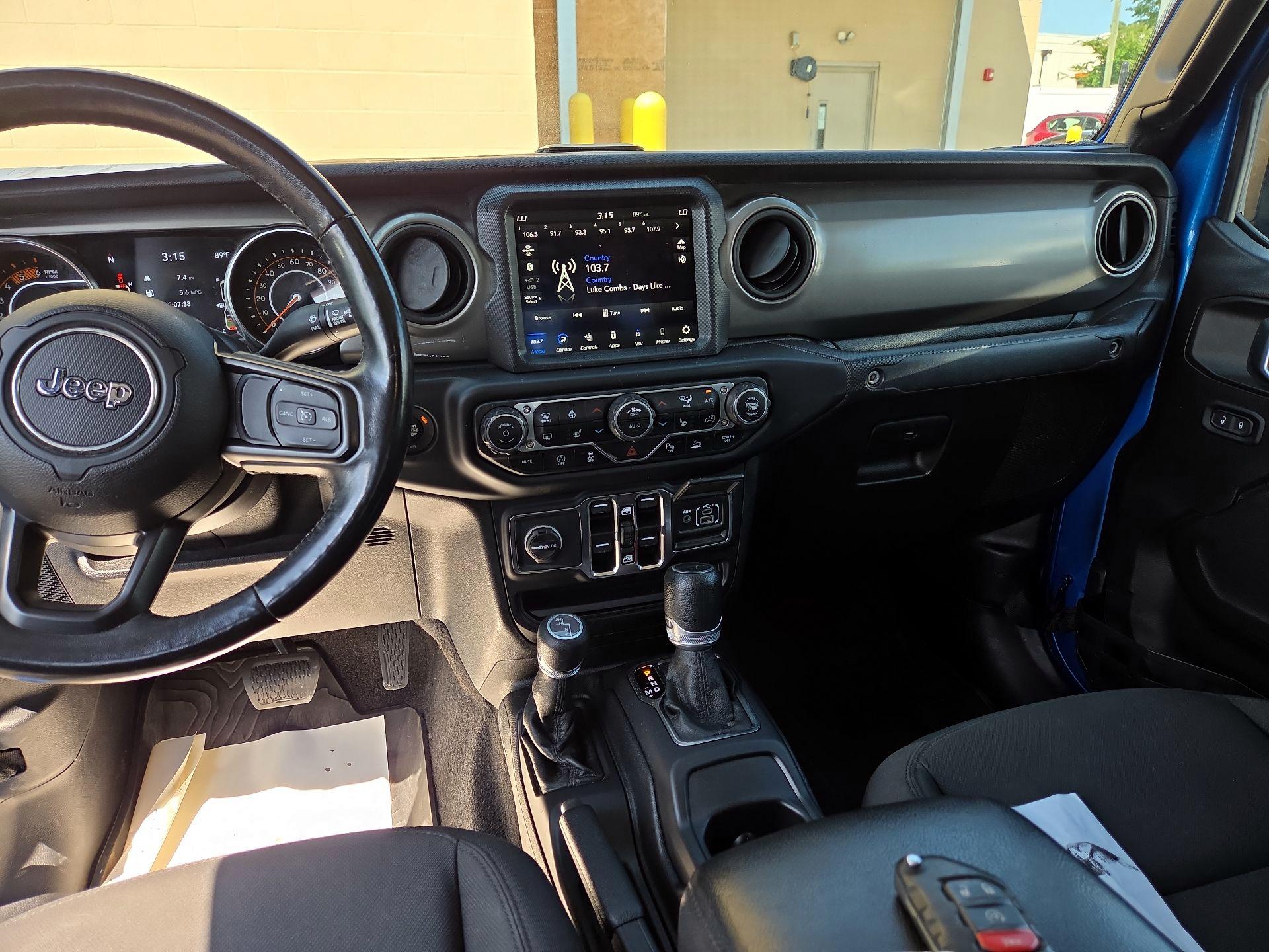 Thumbnail: 2021 Jeep Gladiator - 9