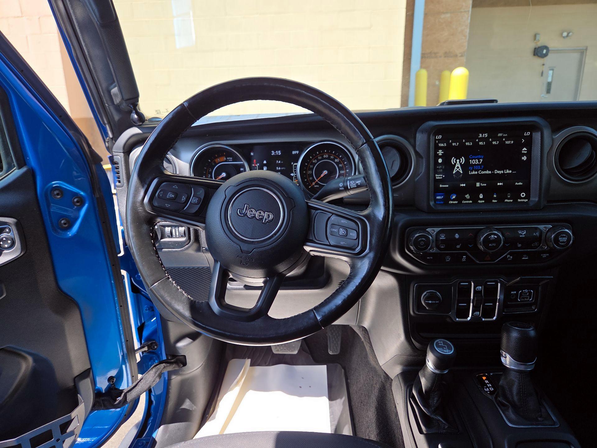 Thumbnail: 2021 Jeep Gladiator - 10