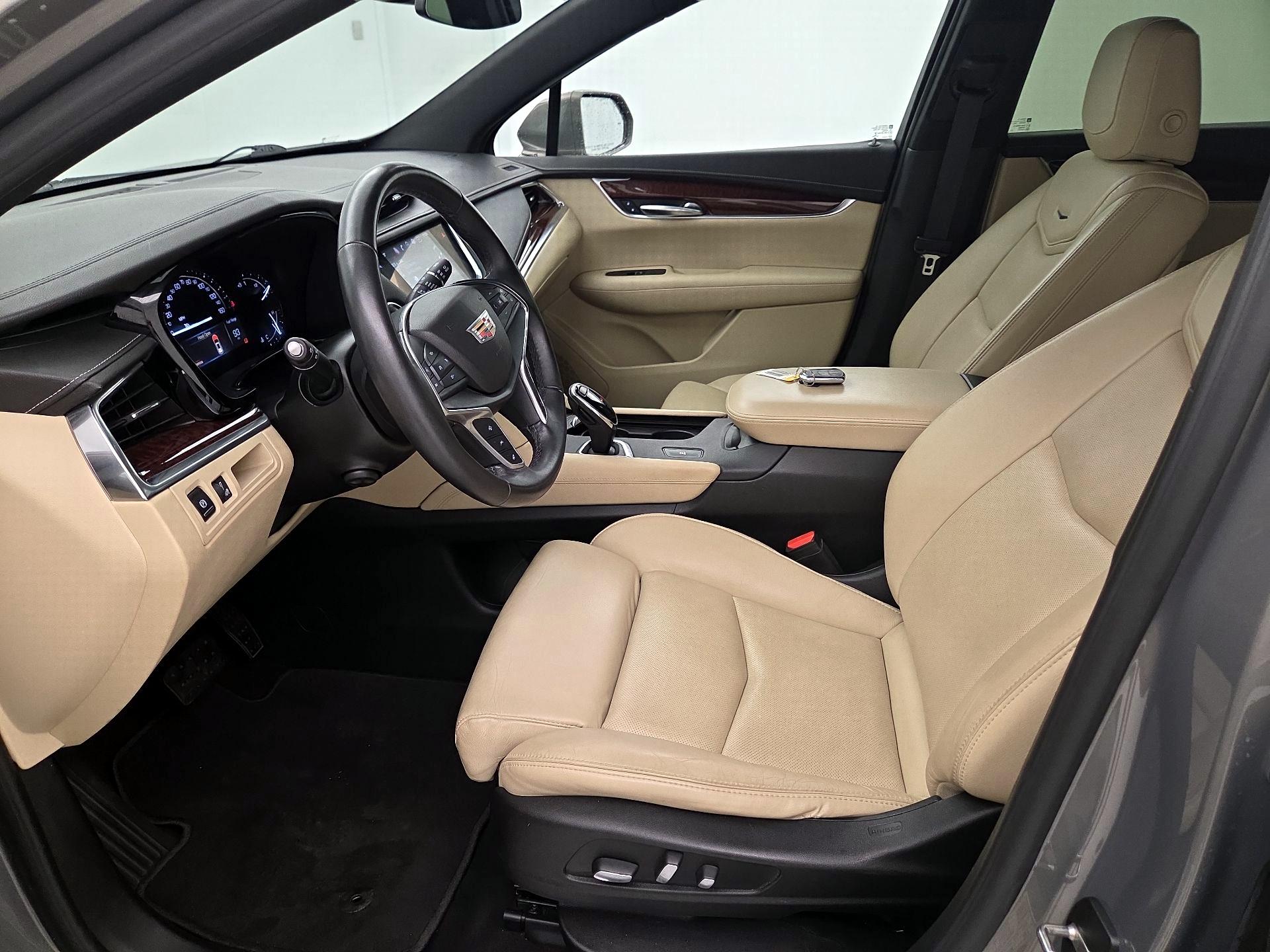 Thumbnail: 2017 Cadillac XT5 - 11