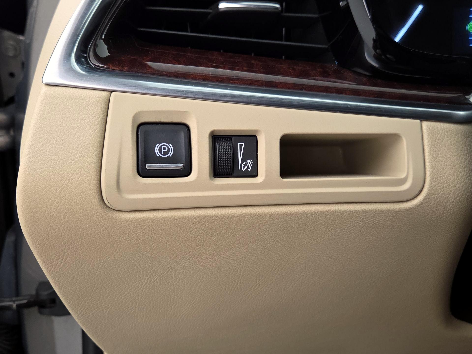 Thumbnail: 2017 Cadillac XT5 - 13