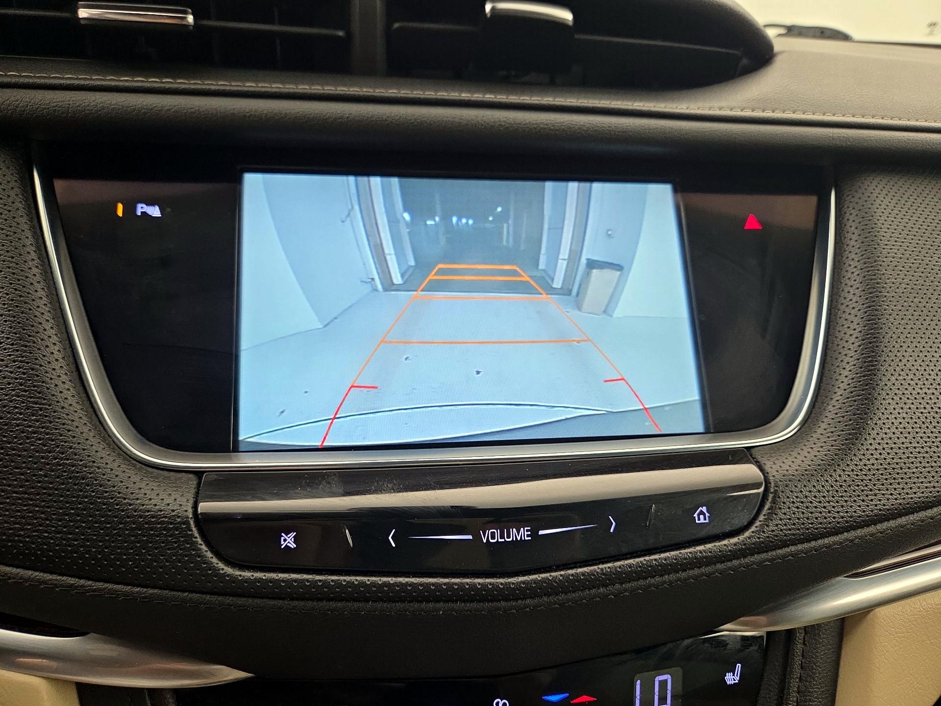 Thumbnail: 2017 Cadillac XT5 - 14