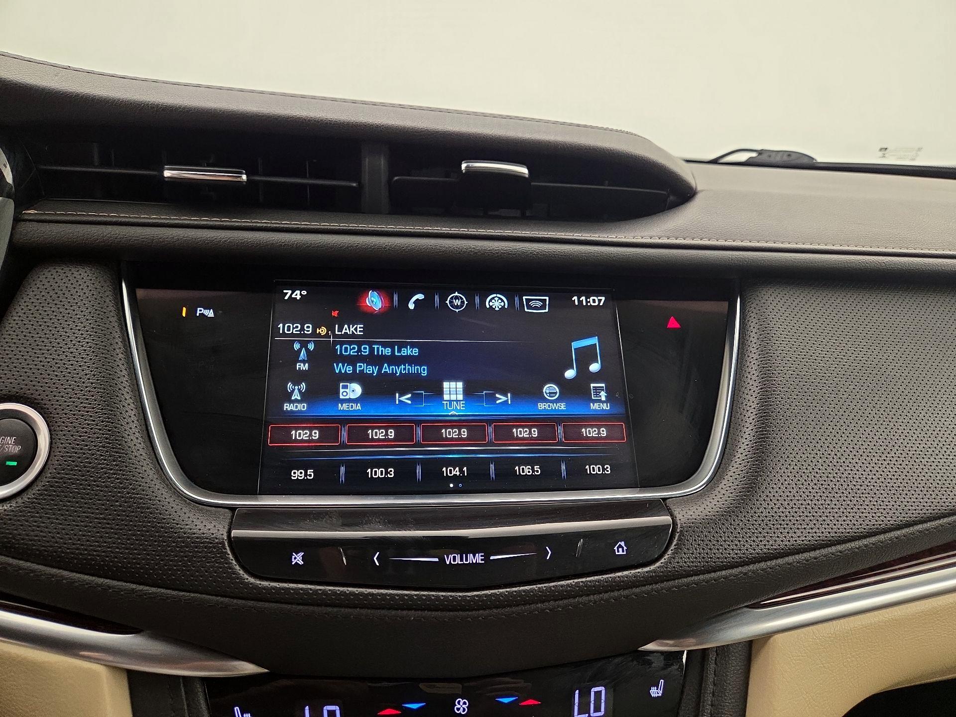 Thumbnail: 2017 Cadillac XT5 - 15