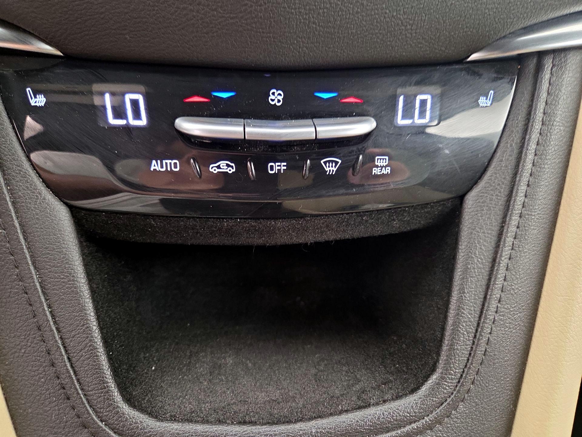 Thumbnail: 2017 Cadillac XT5 - 16