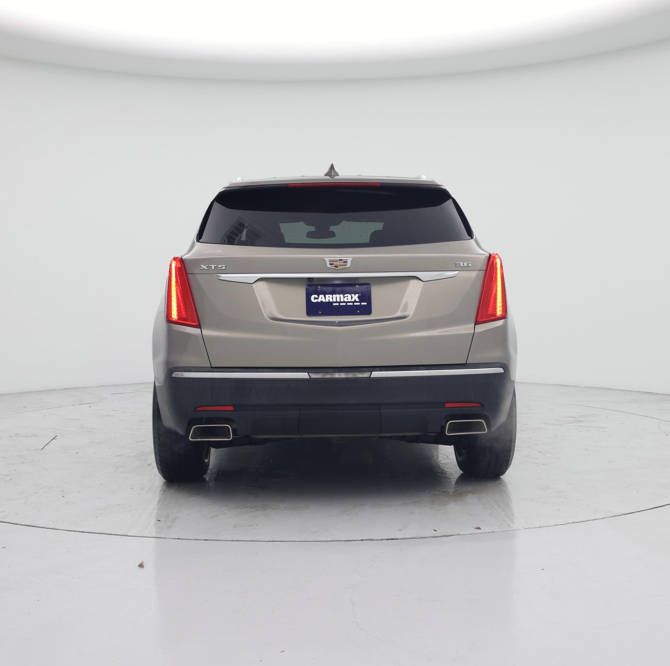 Thumbnail: 2017 Cadillac XT5 - 6