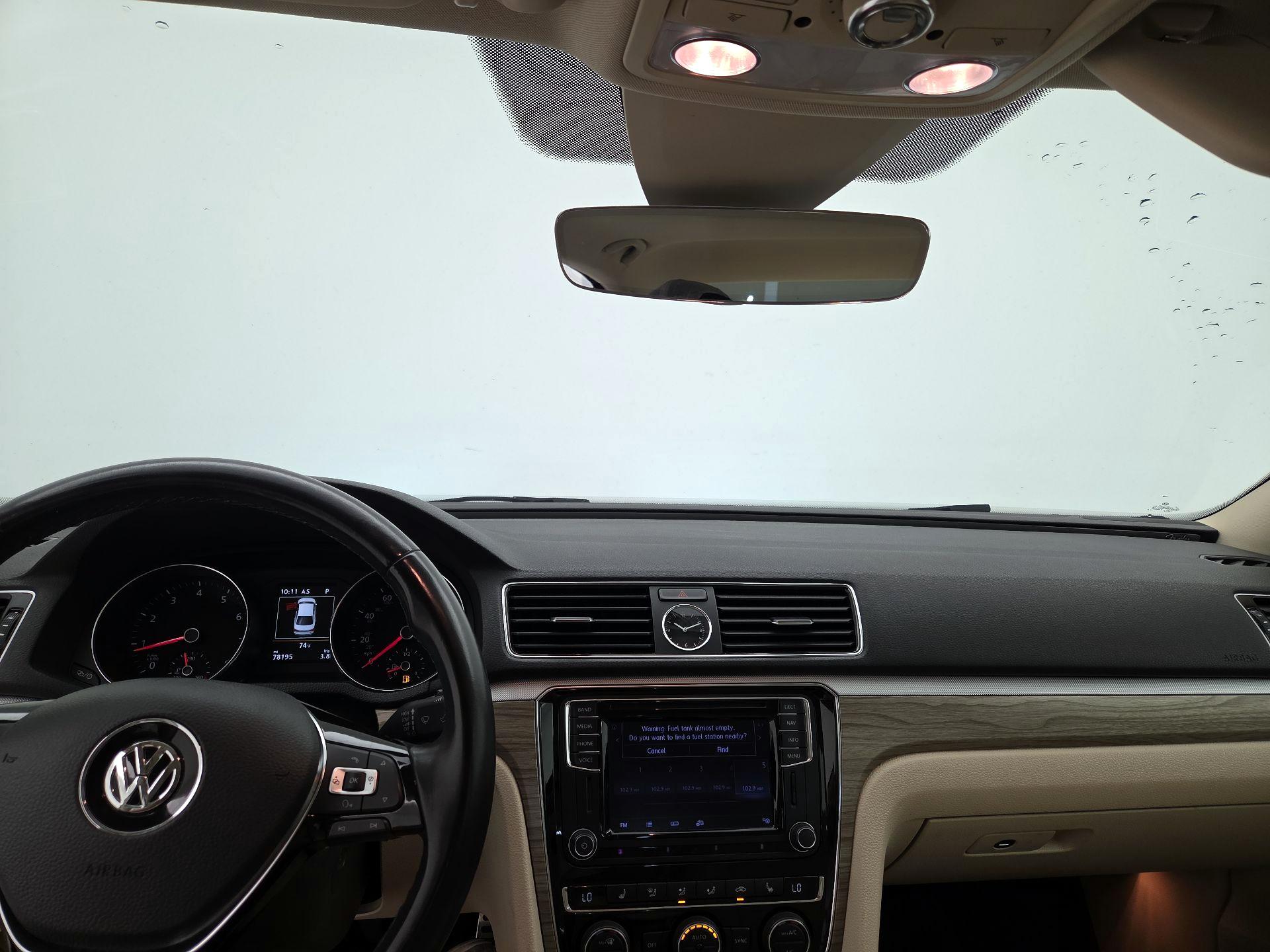 Thumbnail: 2016 Volkswagen Passat - 9