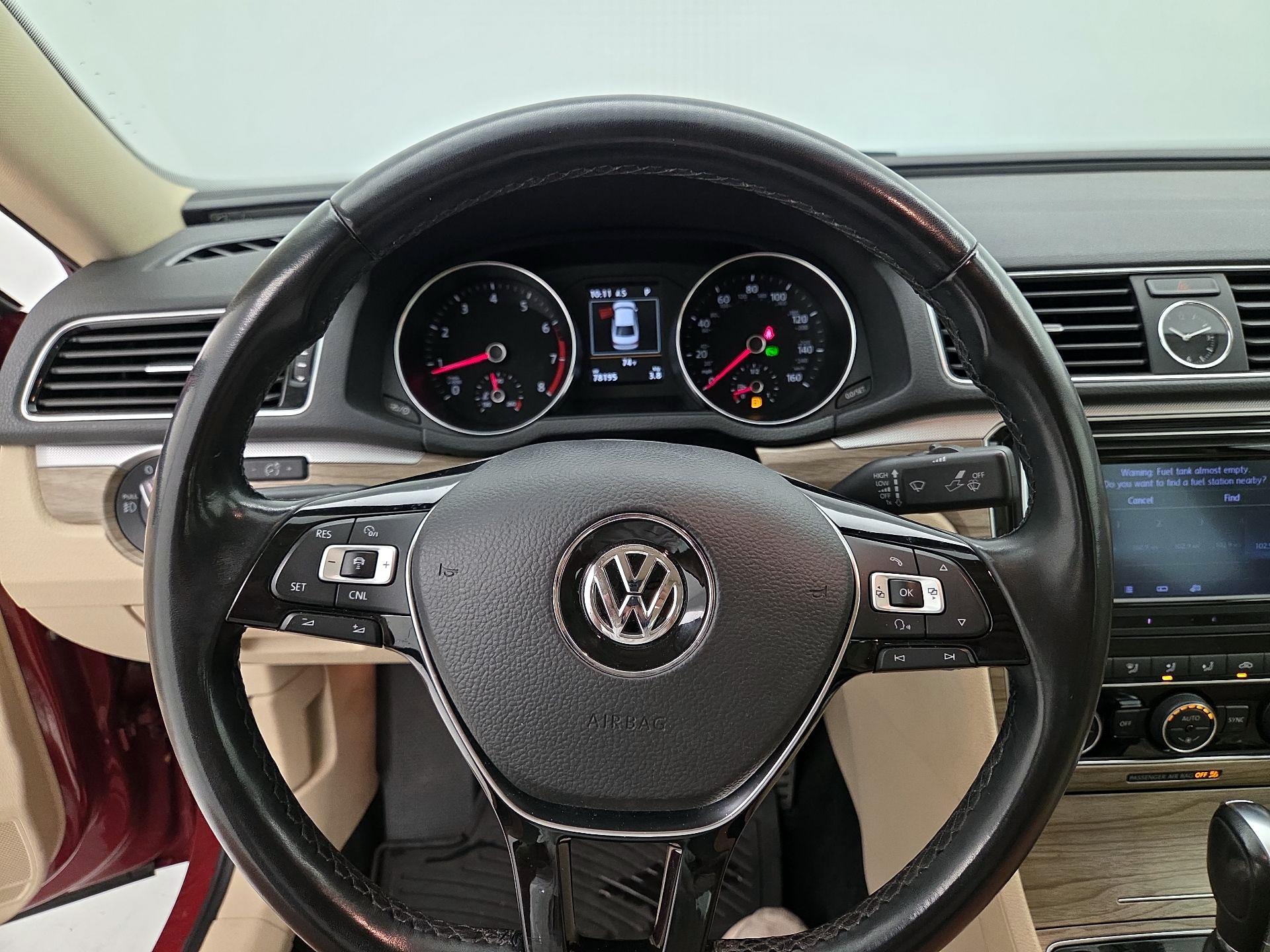 Thumbnail: 2016 Volkswagen Passat - 10
