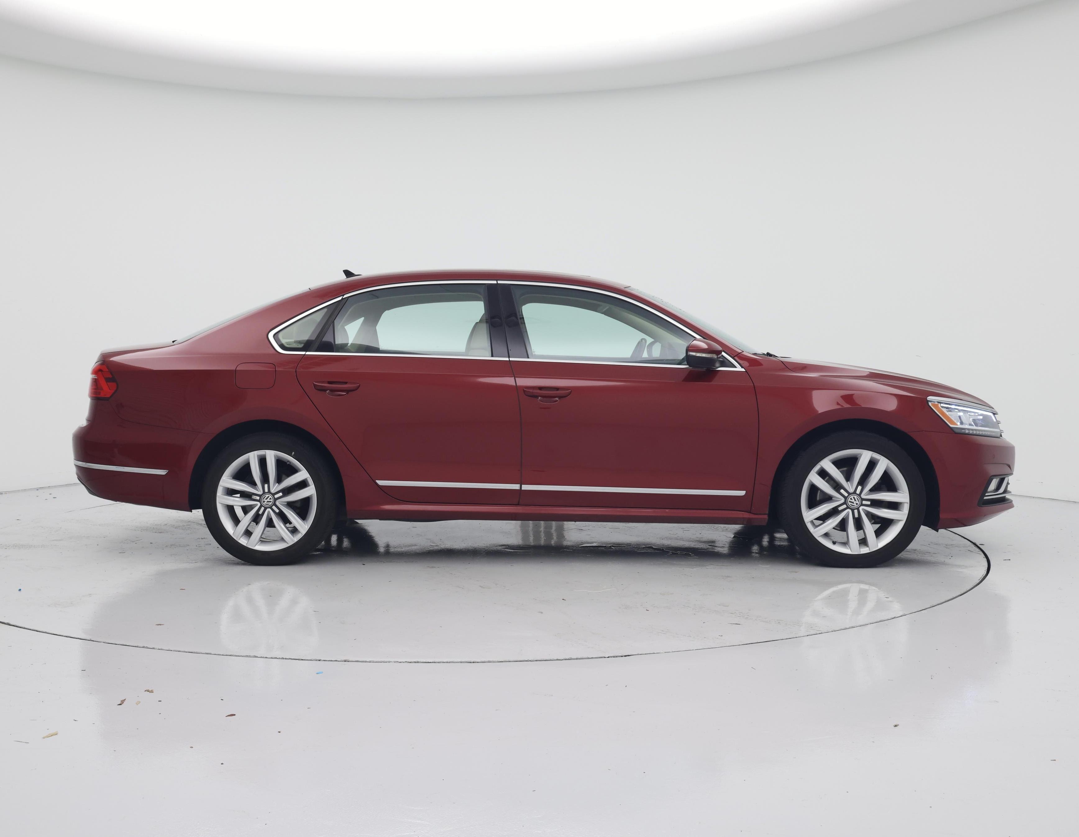 Thumbnail: 2016 Volkswagen Passat - 7