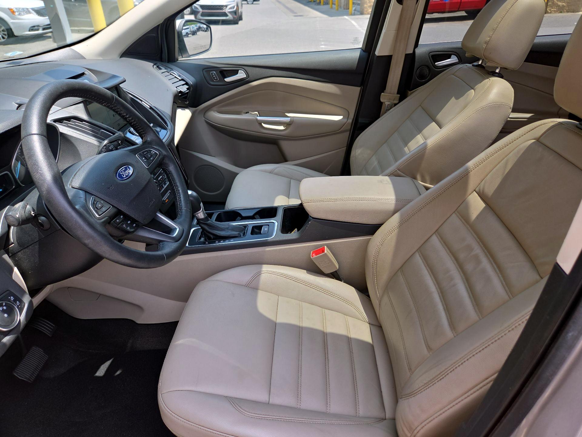 Thumbnail: 2017 Ford Escape - 11