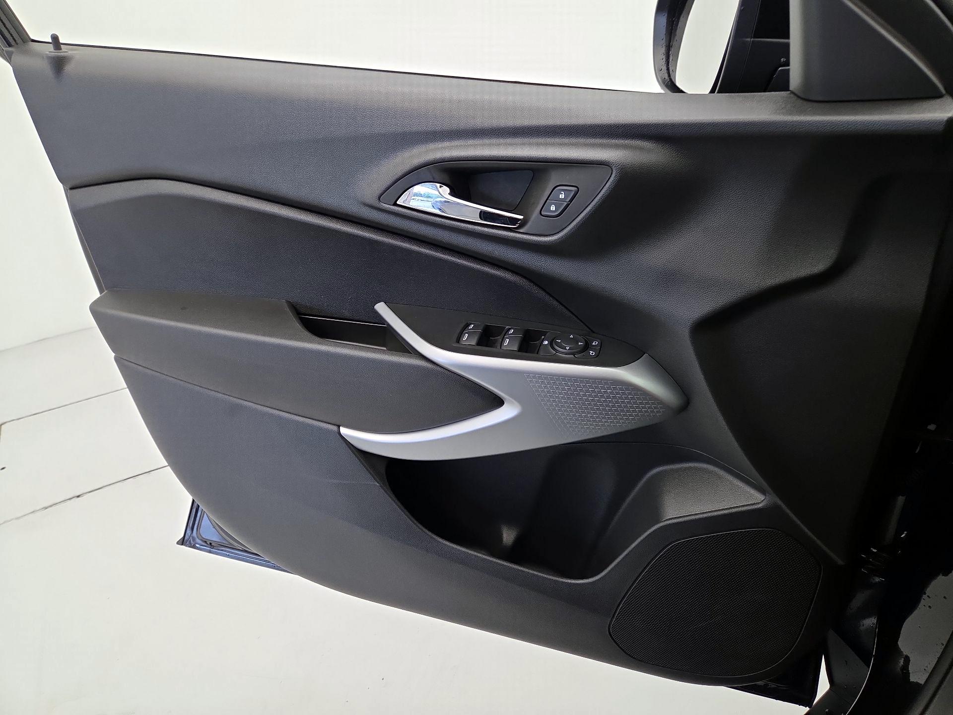 Thumbnail: 2024 Chevrolet Trax - 12