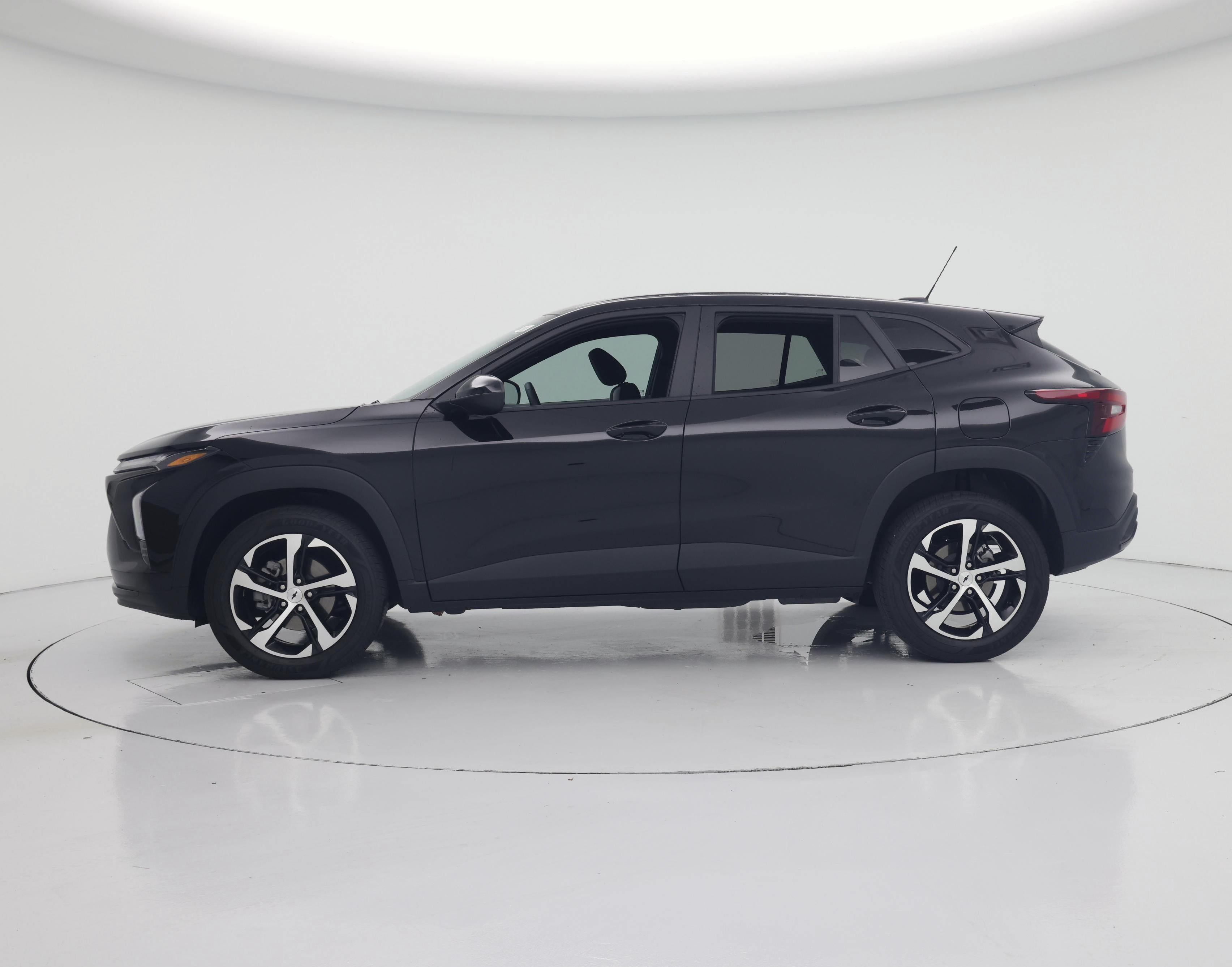 Thumbnail: 2024 Chevrolet Trax - 3