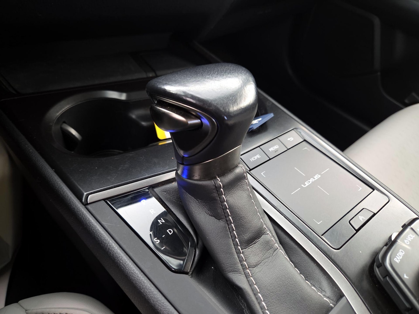 2020 Lexus UX Hybrid 250h - Photo 18