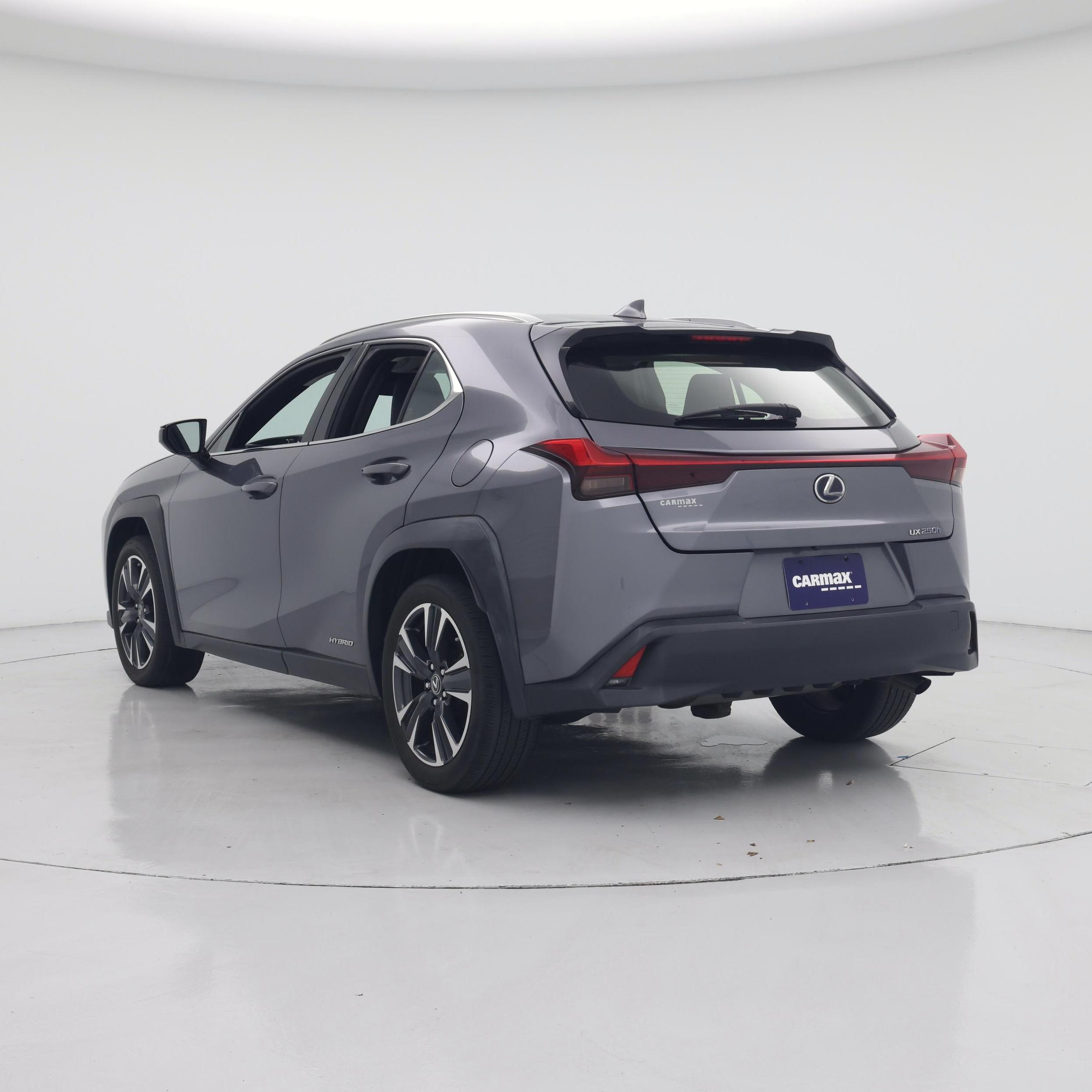 Thumbnail: 2020 Lexus UX - 2