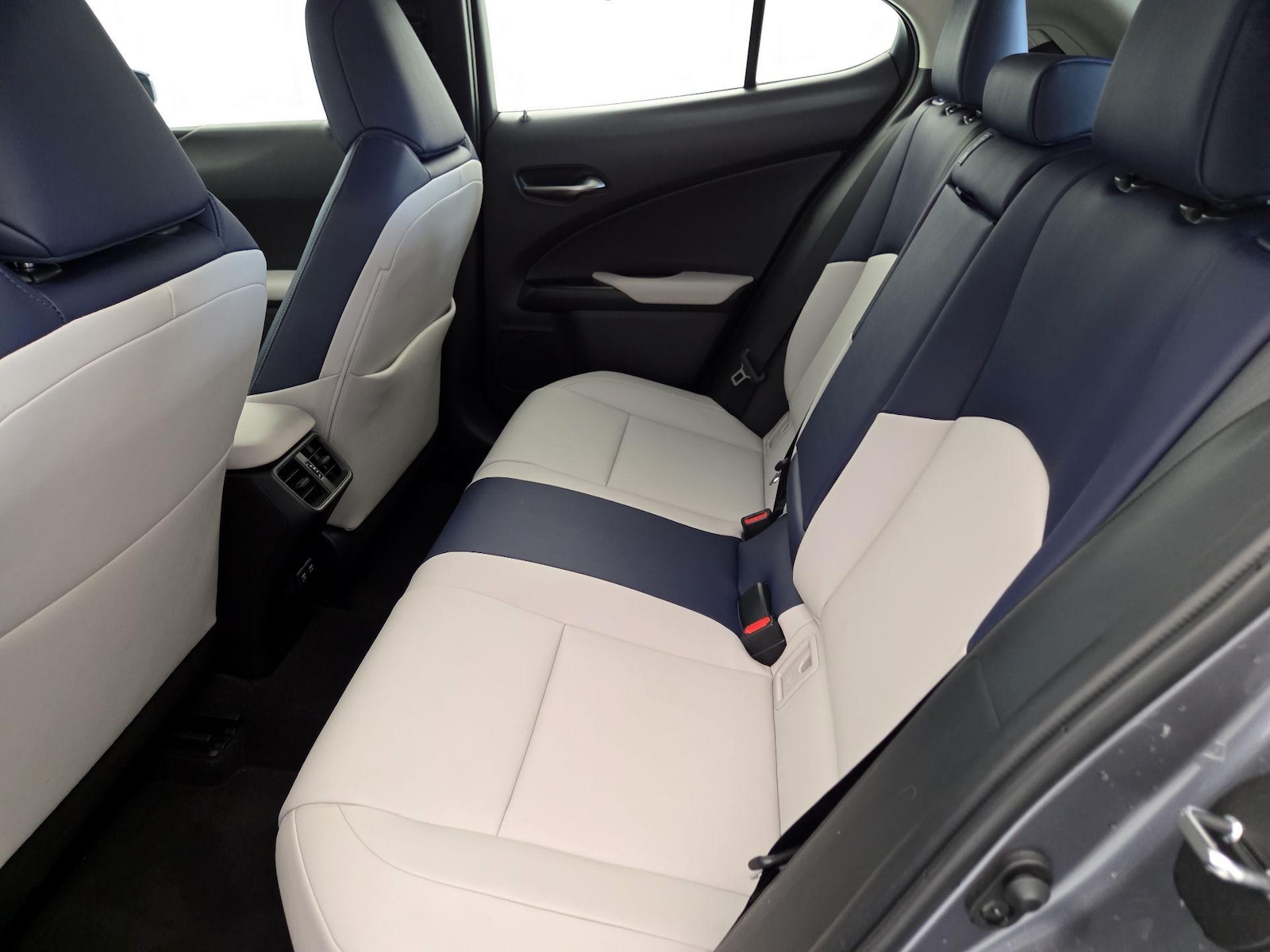 2020 Lexus UX Hybrid 250h - Photo 20