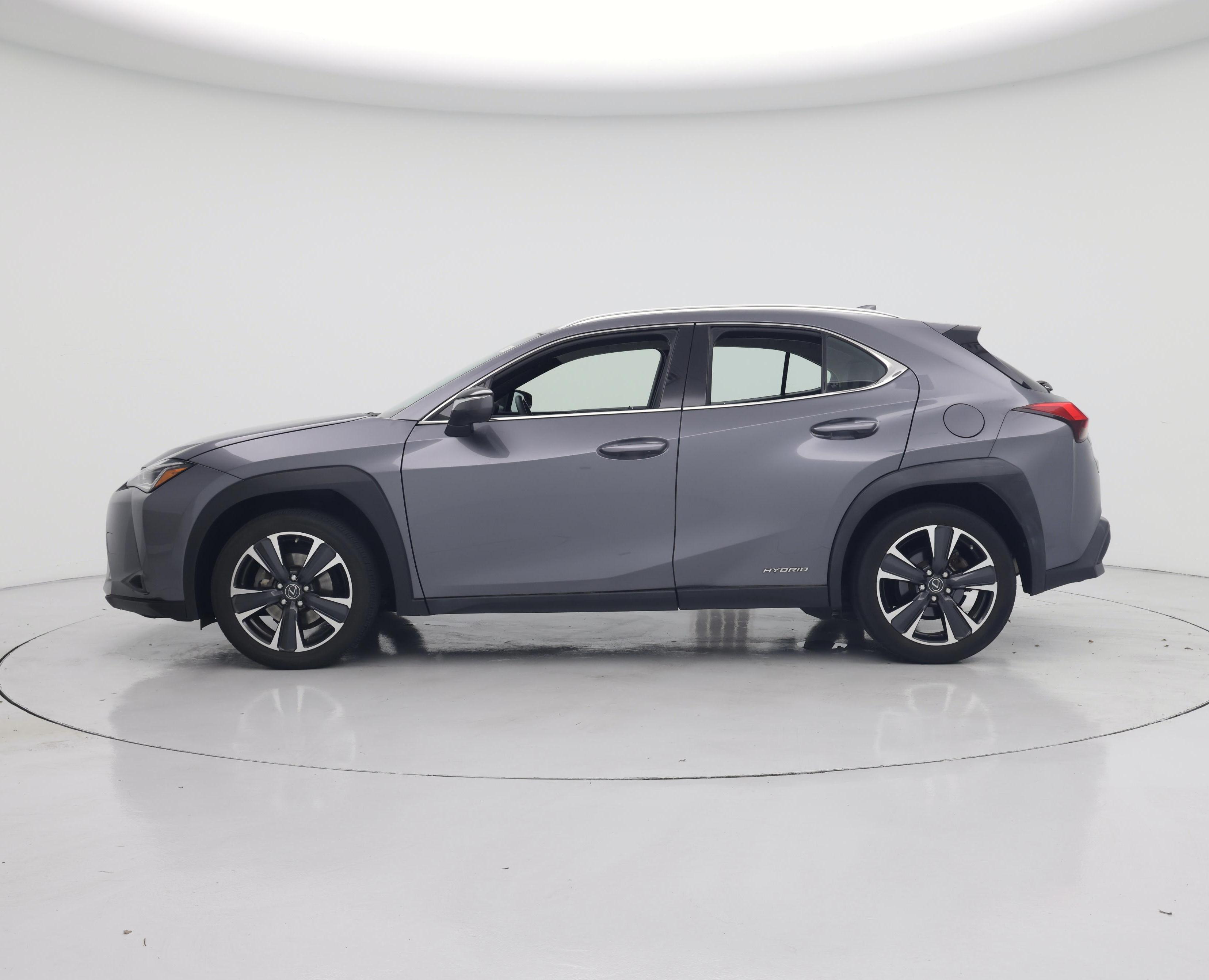 Thumbnail: 2020 Lexus UX - 3