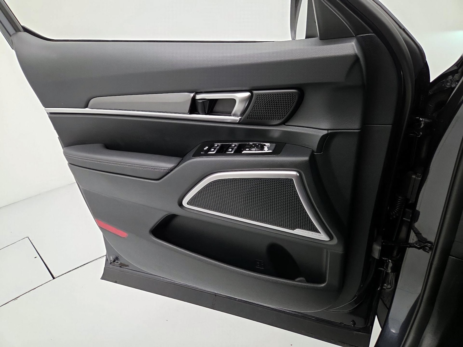 2025 Kia Telluride S - Photo 13
