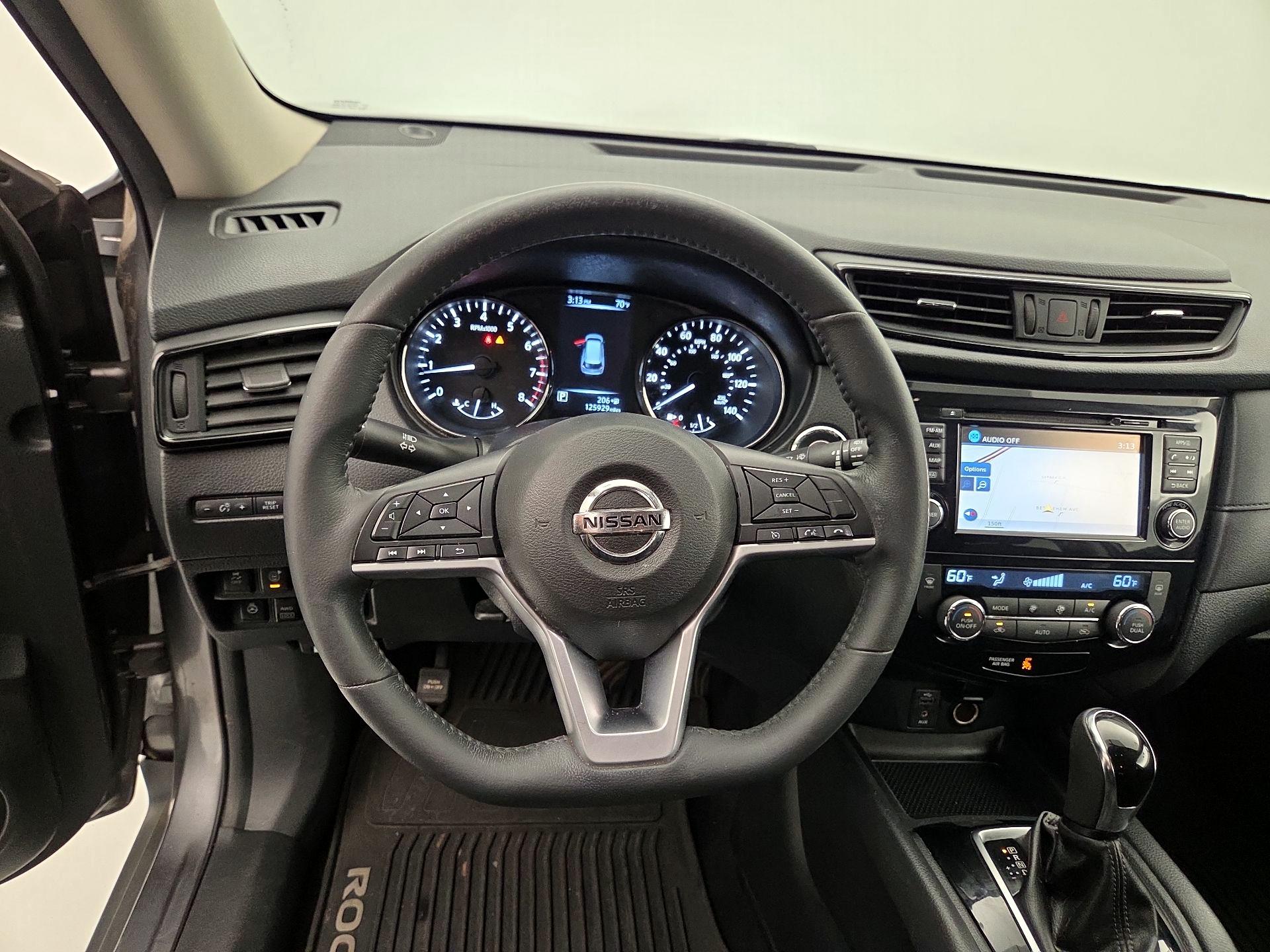 Thumbnail: 2017 Nissan Rogue - 10