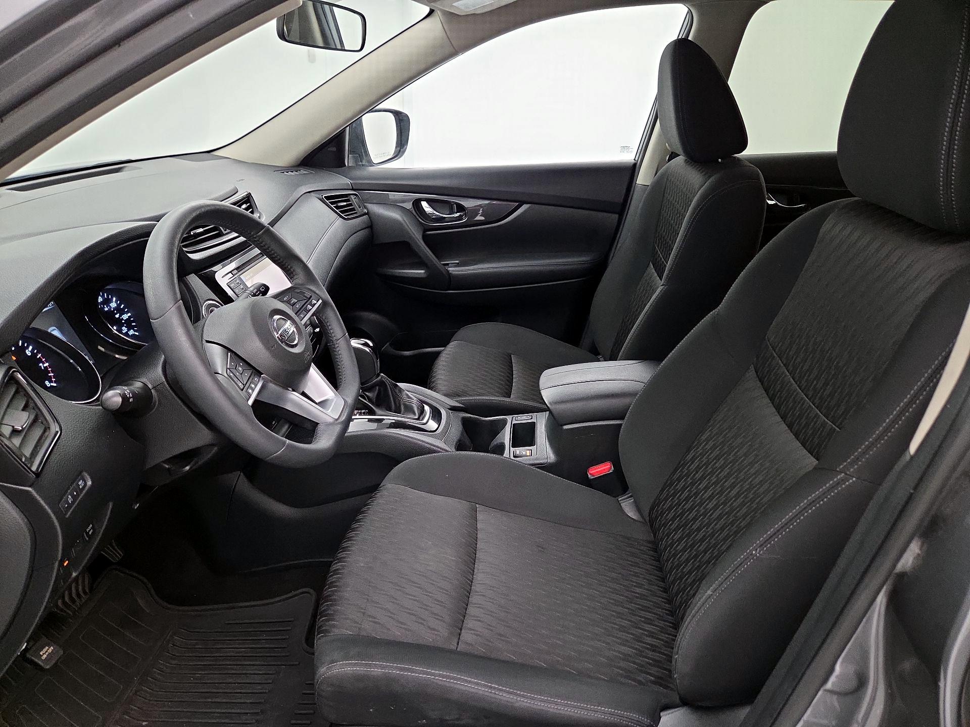 Thumbnail: 2017 Nissan Rogue - 11