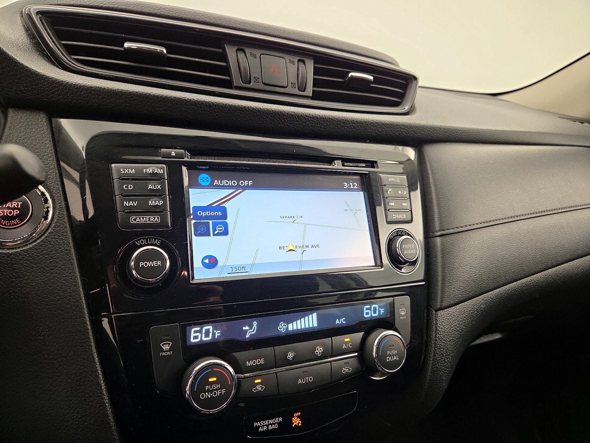 Thumbnail: 2017 Nissan Rogue - 15
