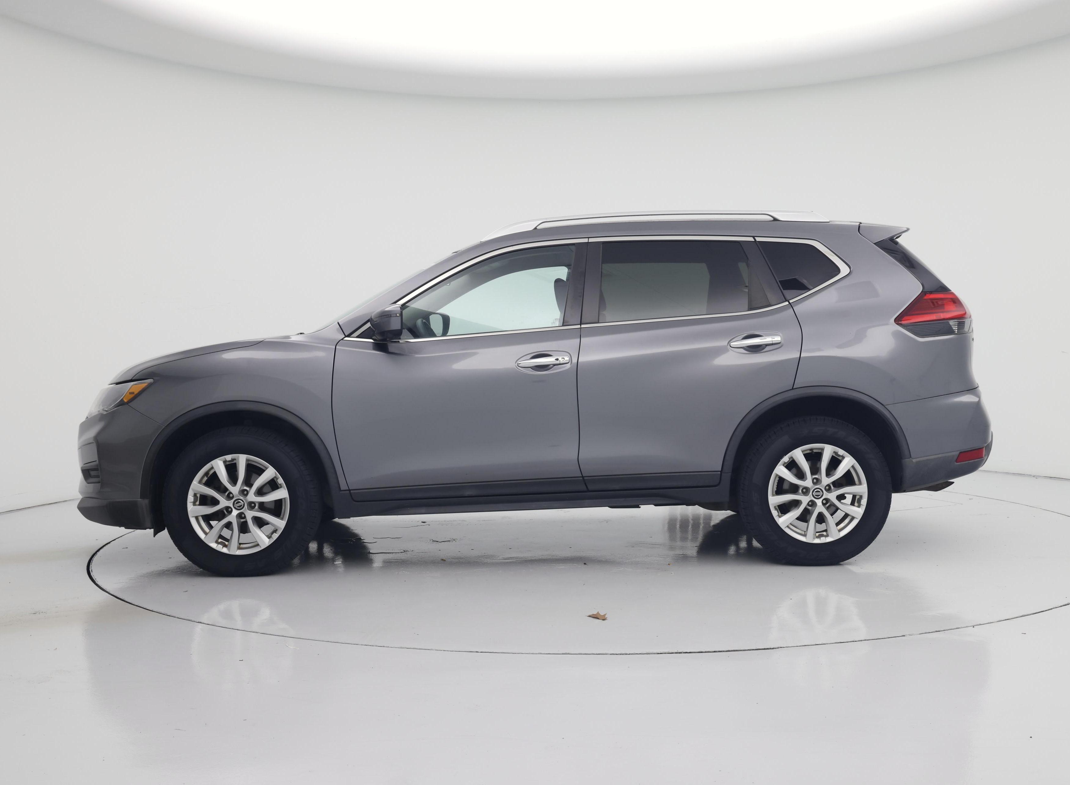 Thumbnail: 2017 Nissan Rogue - 3