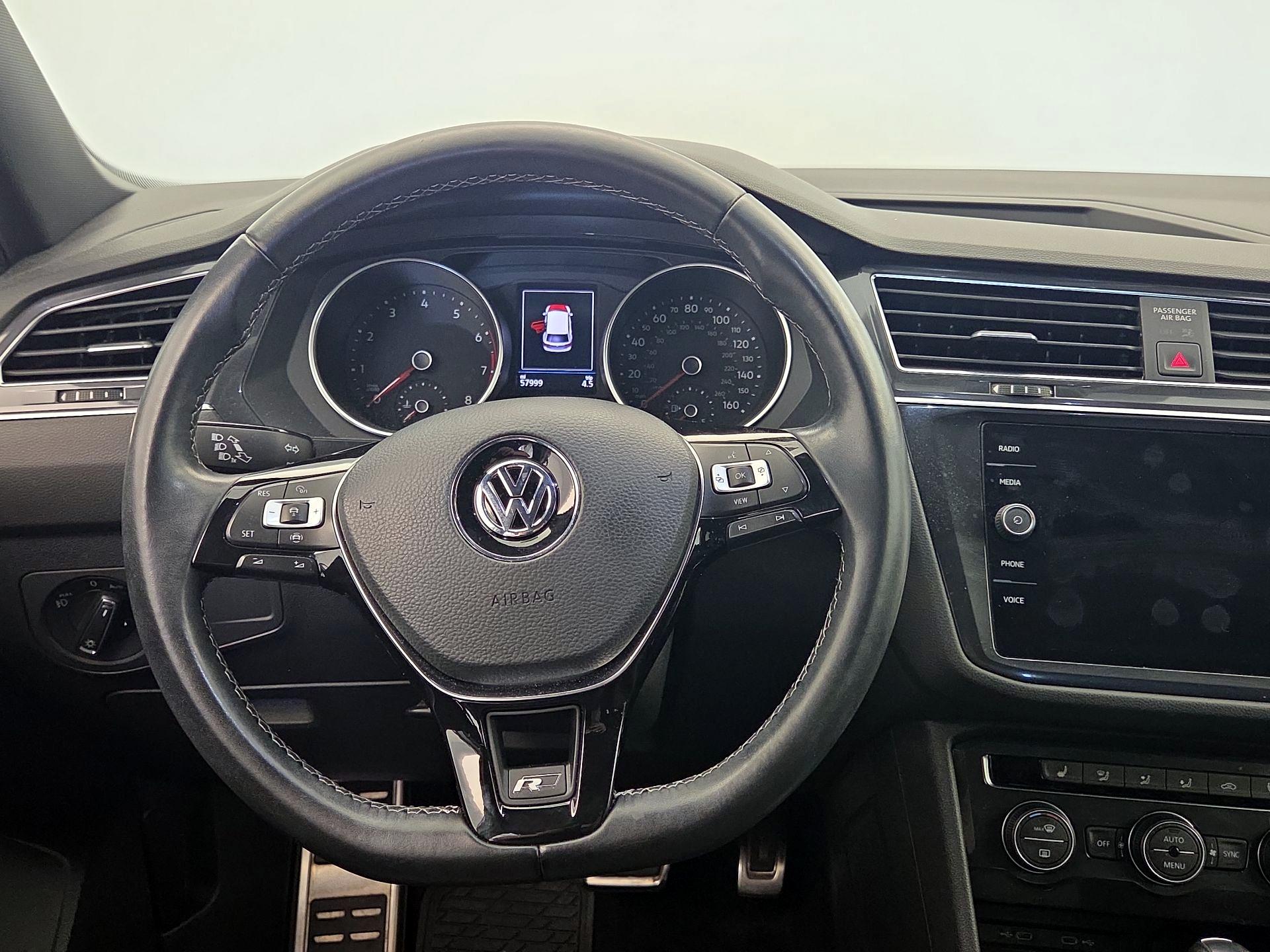 Thumbnail: 2021 Volkswagen Tiguan - 10