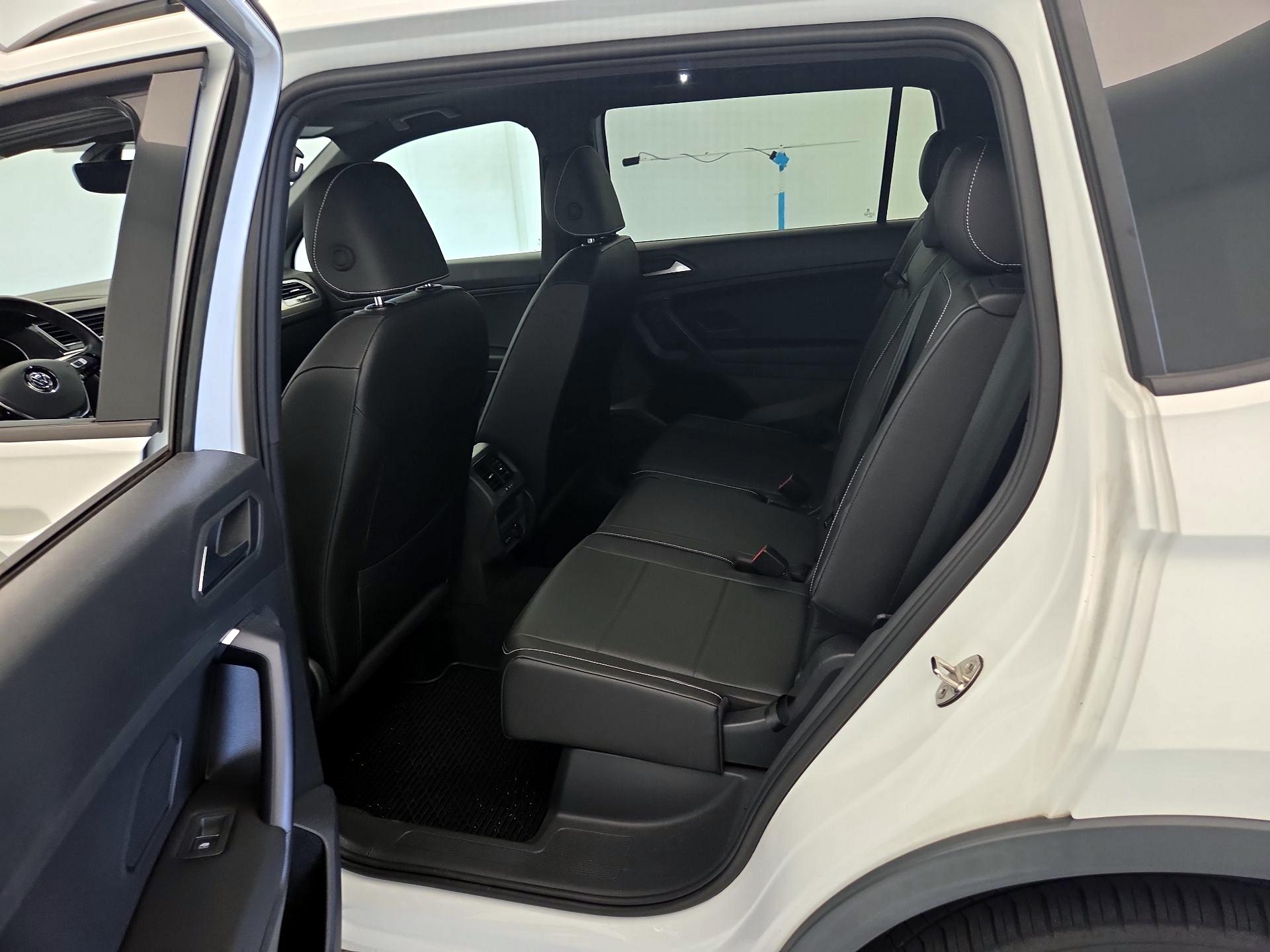 Thumbnail: 2021 Volkswagen Tiguan - 20