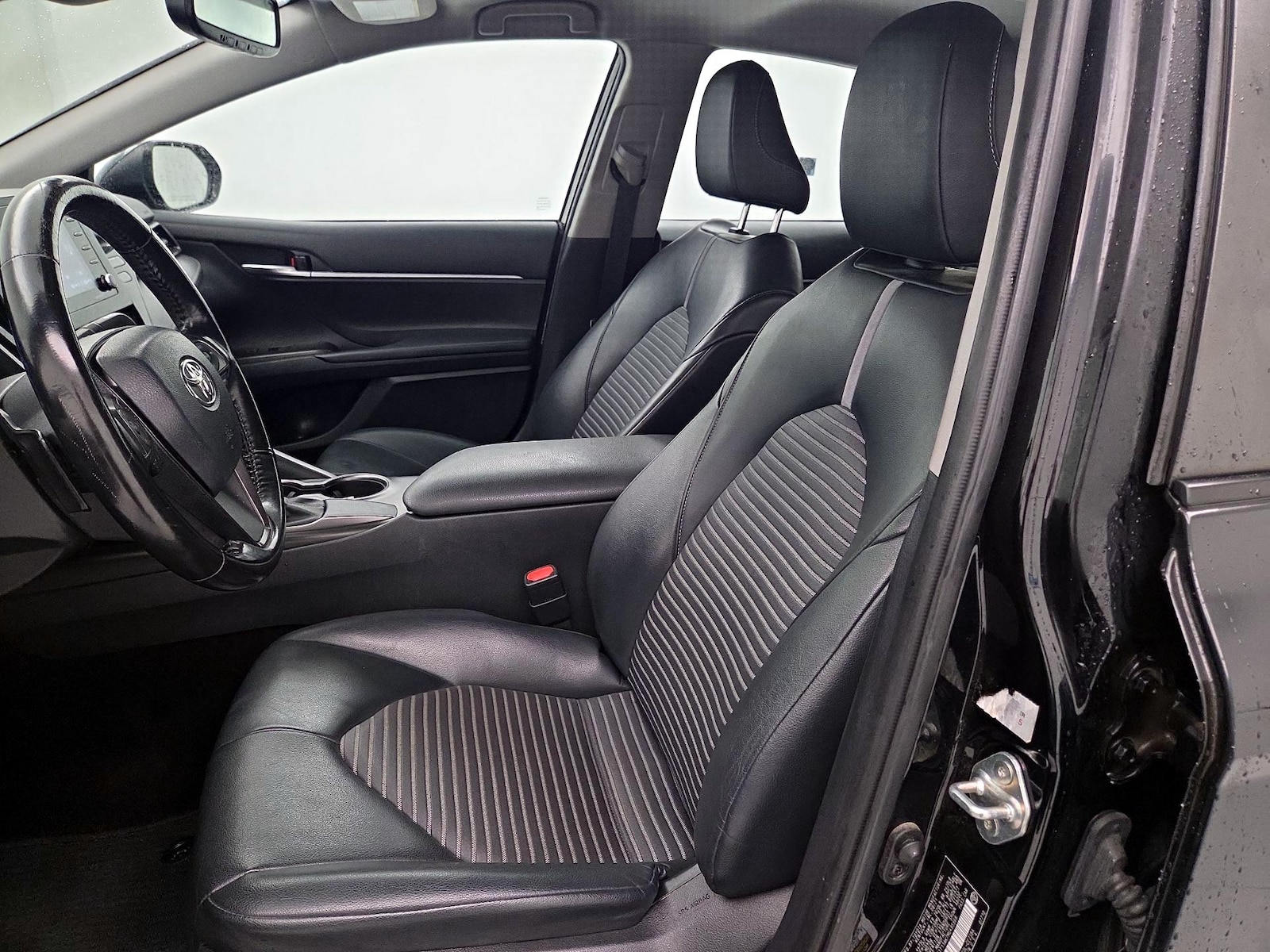 Power Seat(s) & Side Airbags