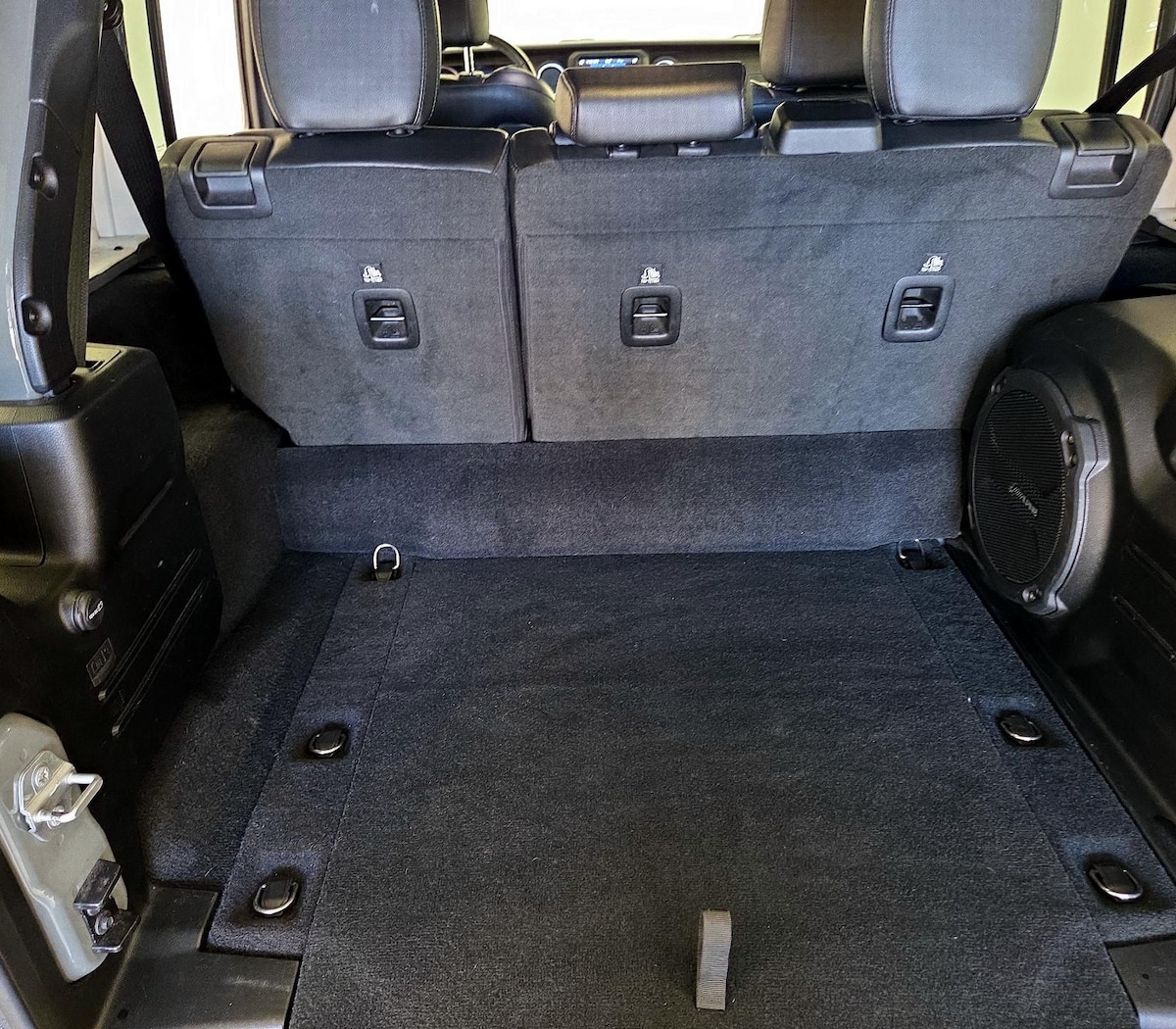 Trunk/Cargo (Seats Up)