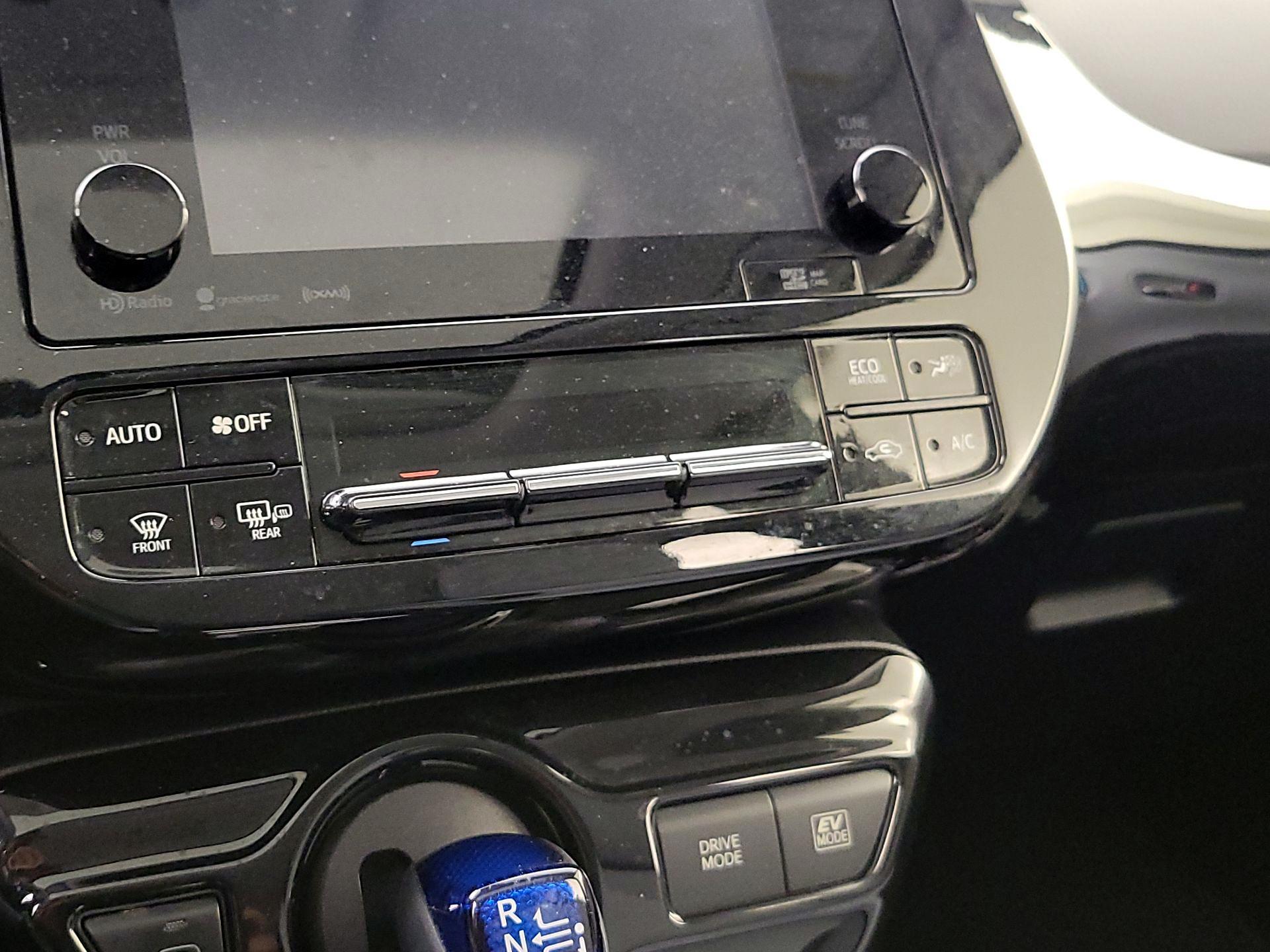 Thumbnail: 2018 Toyota Prius - 17