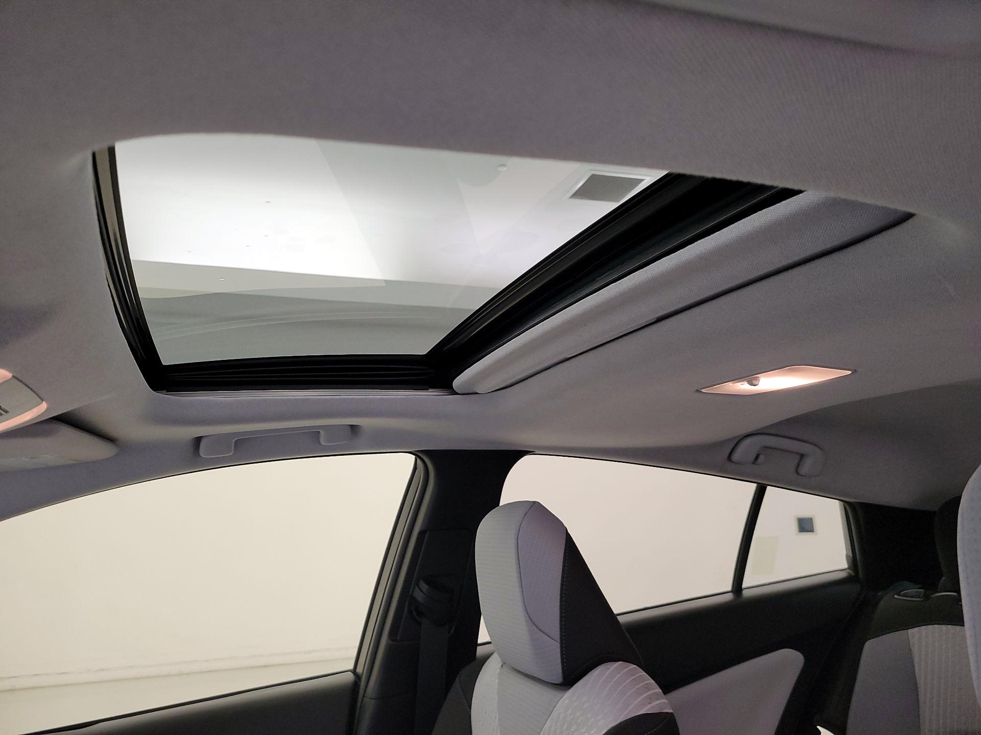 Thumbnail: 2018 Toyota Prius - 20