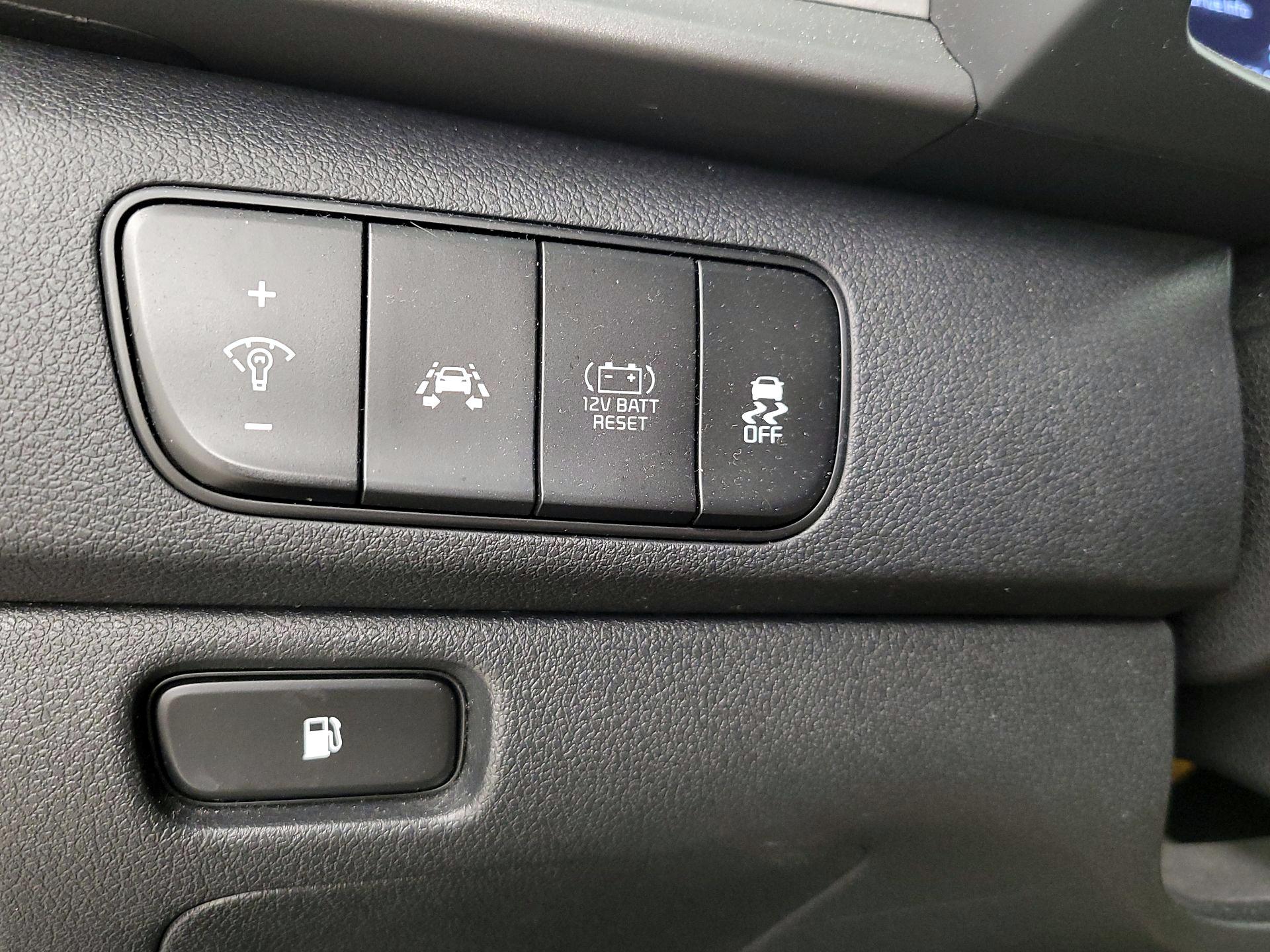 Thumbnail: 2019 Kia Niro - 13