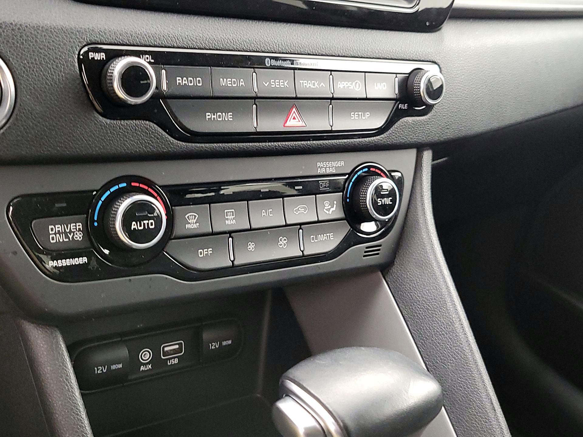 Thumbnail: 2019 Kia Niro - 16