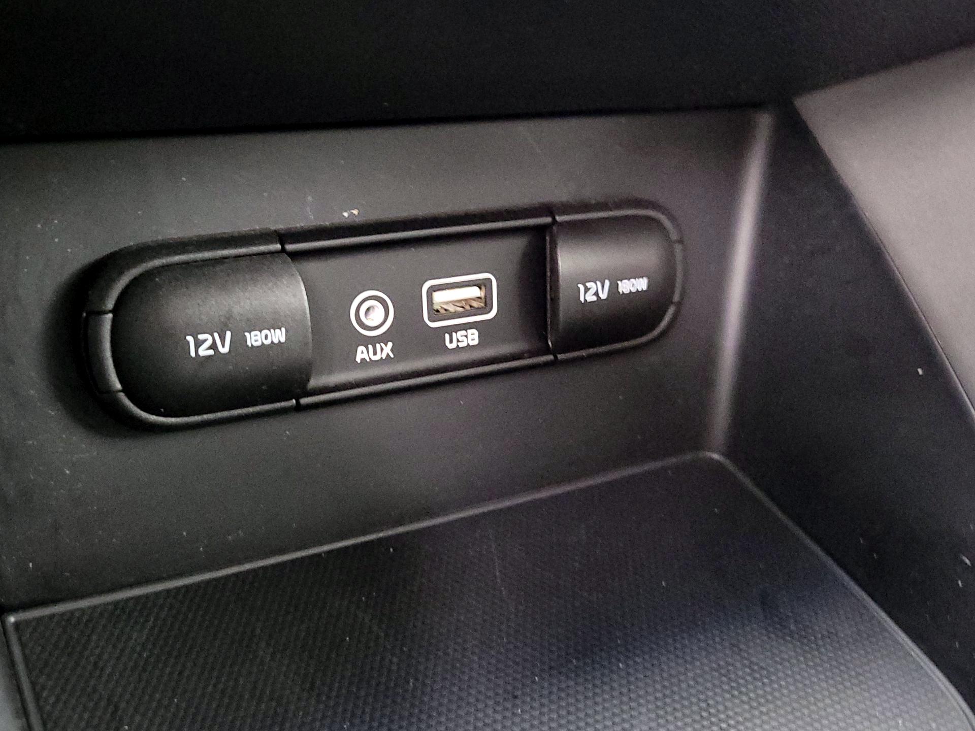 Thumbnail: 2019 Kia Niro - 18