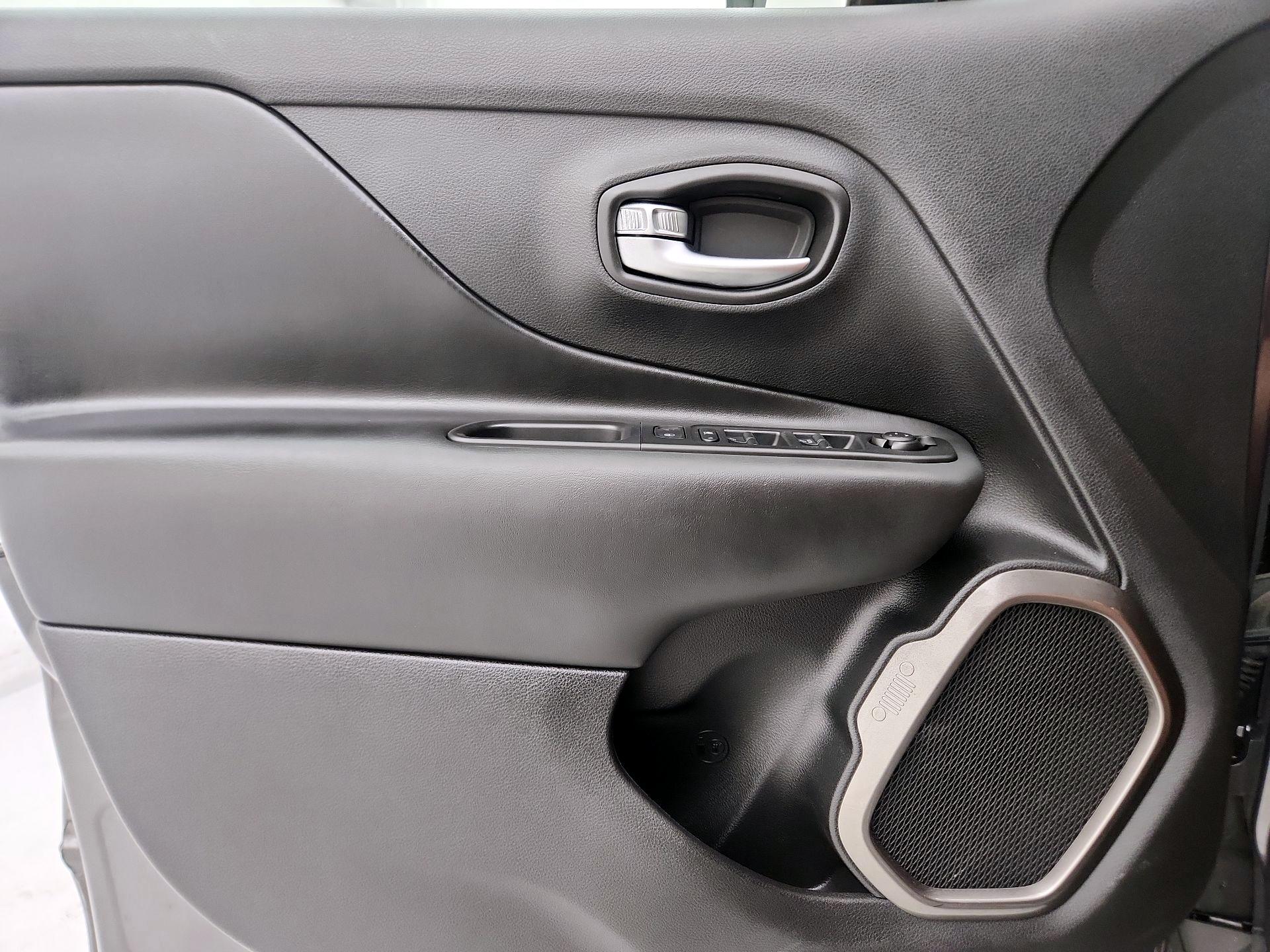 Thumbnail: 2020 Jeep Renegade - 12