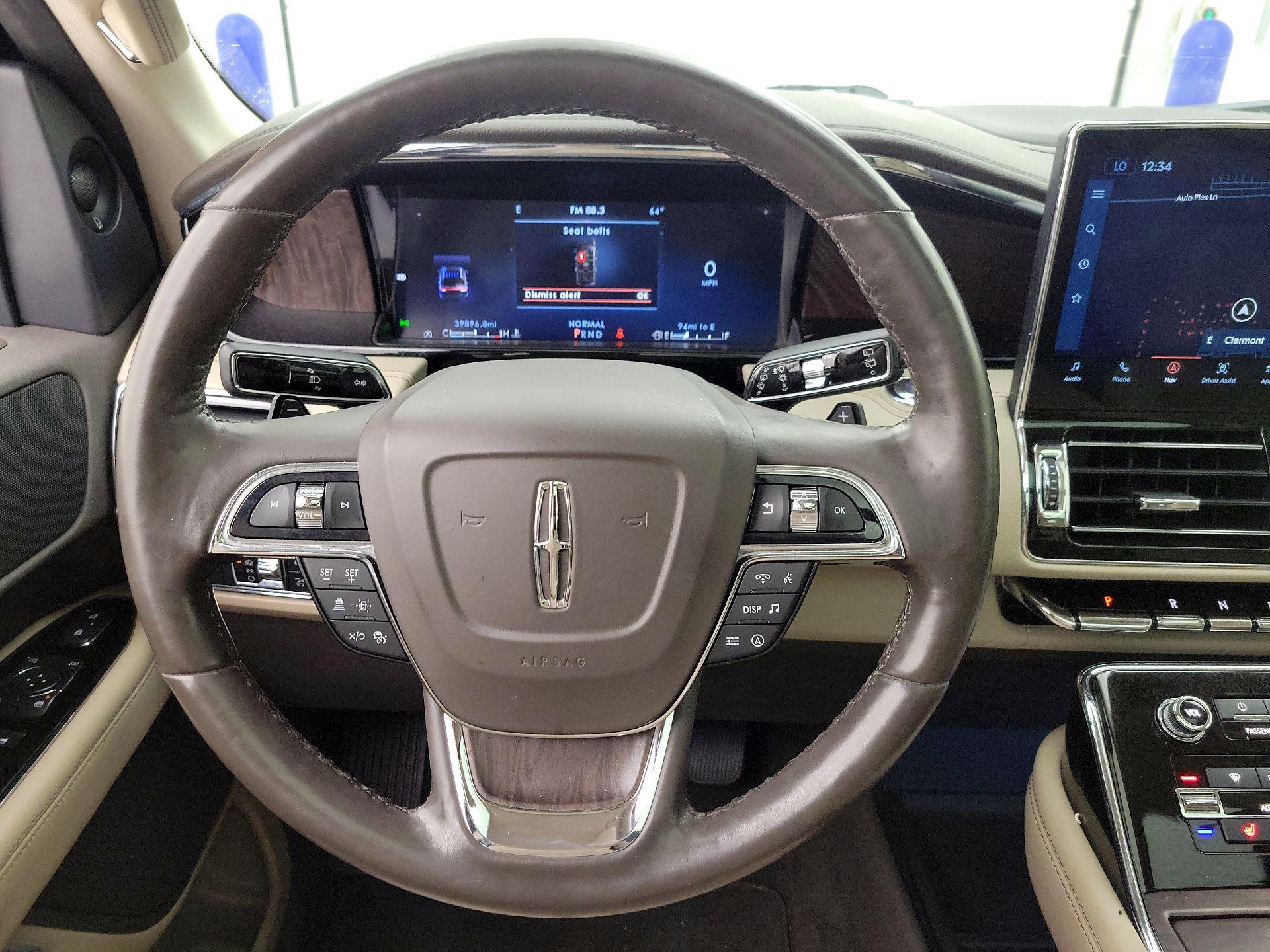 Thumbnail: 2022 Lincoln Navigator - 10