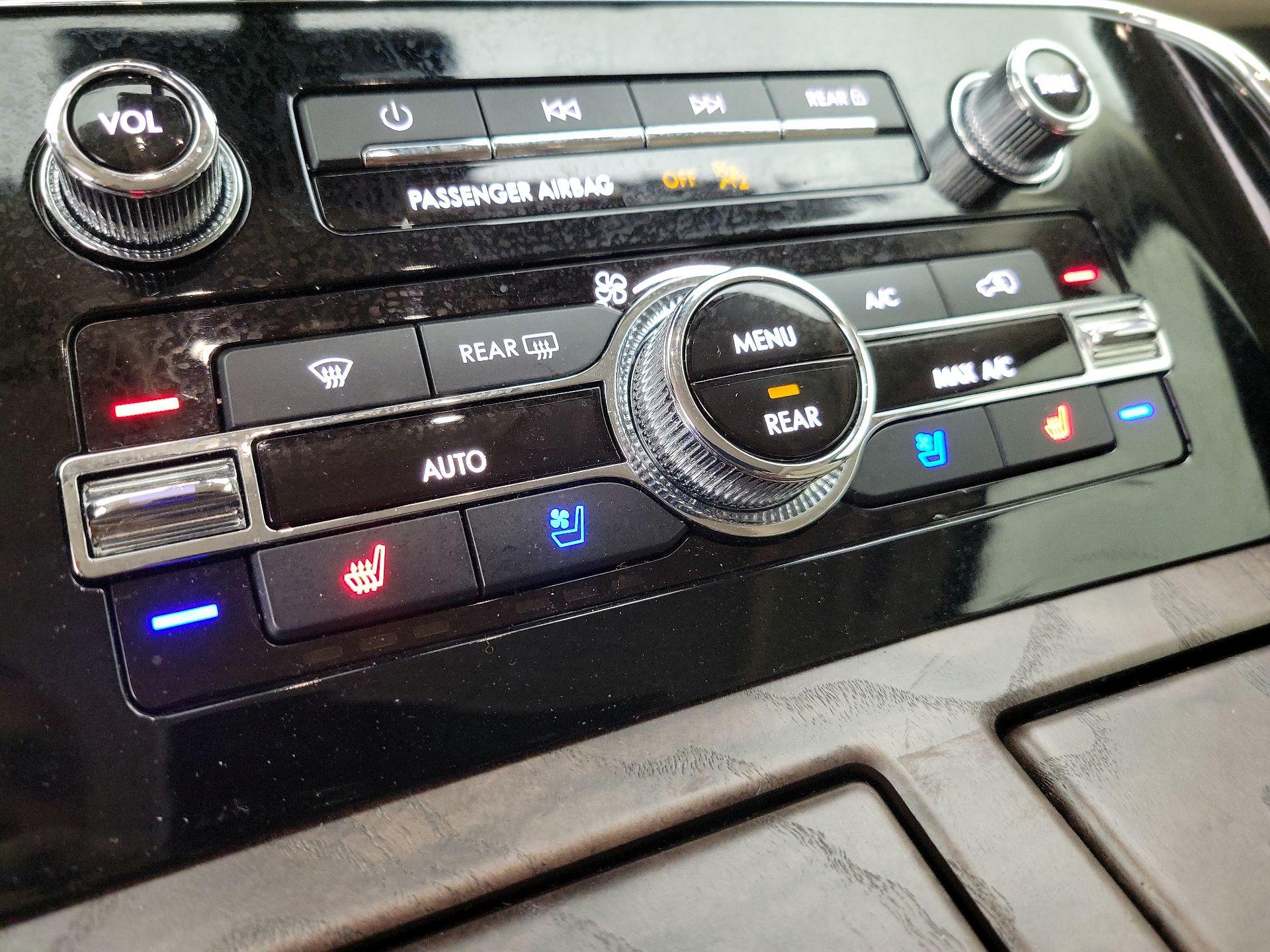 Thumbnail: 2022 Lincoln Navigator - 17