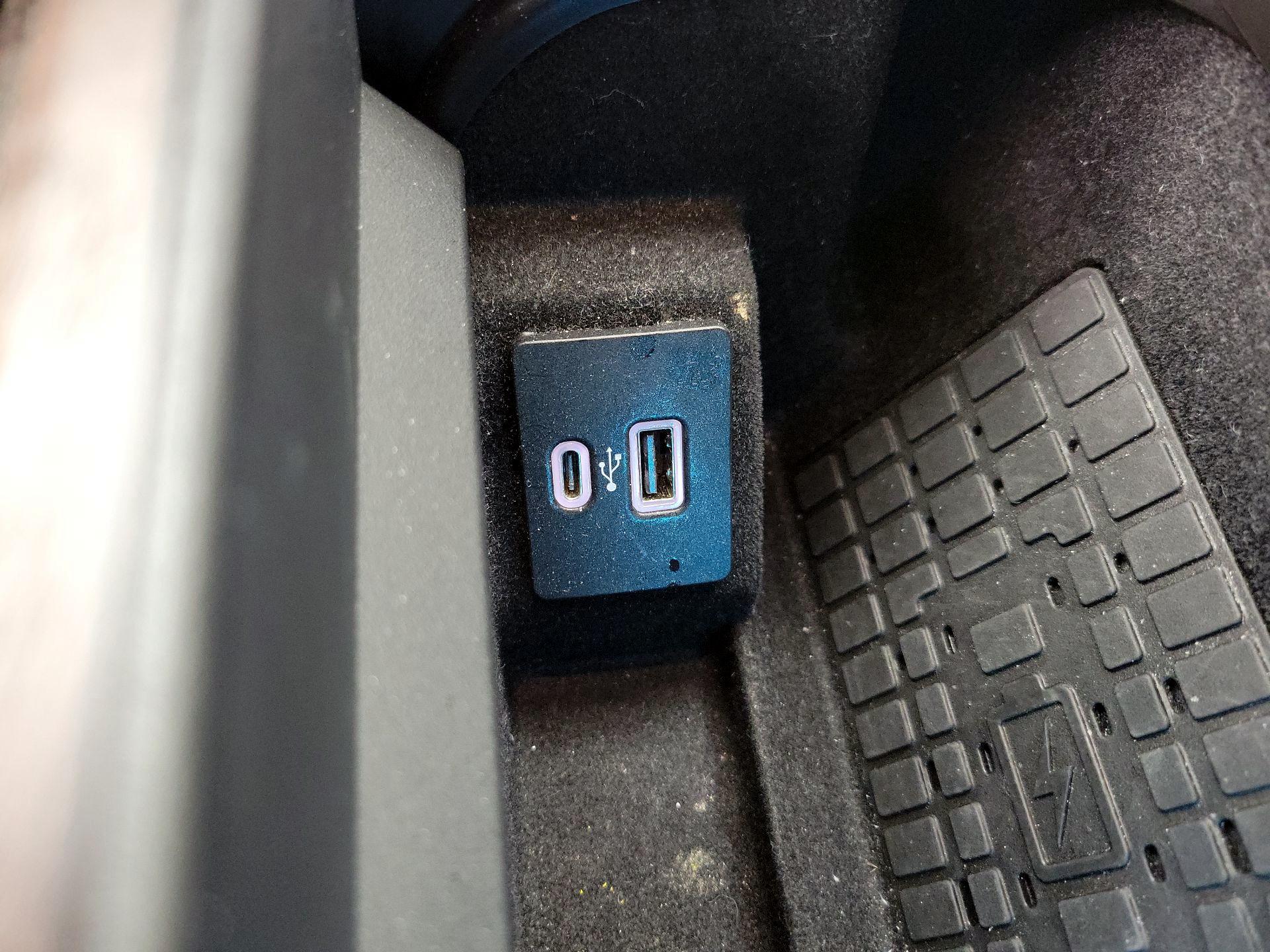 Thumbnail: 2022 Lincoln Navigator - 19