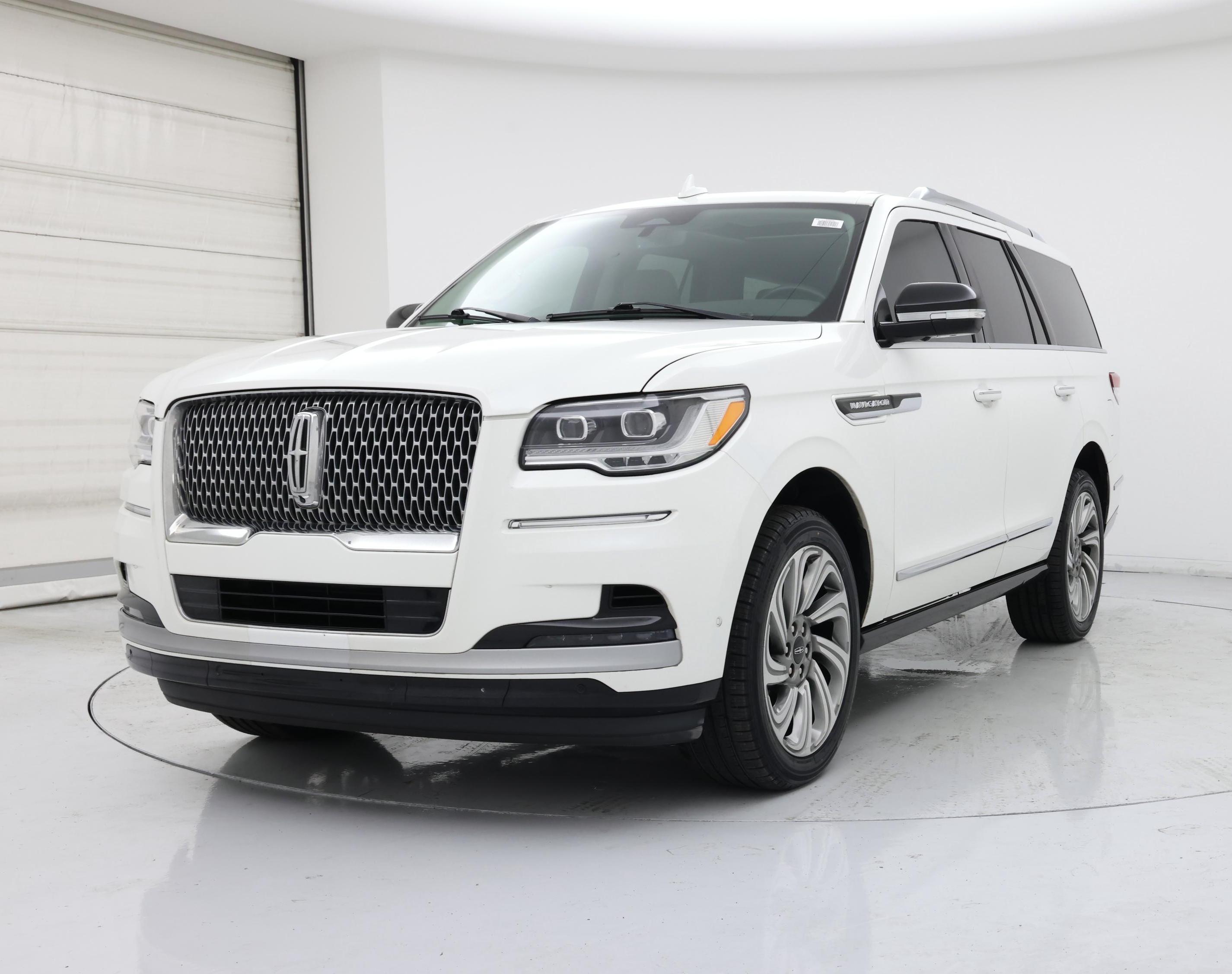 Thumbnail: 2022 Lincoln Navigator - 4