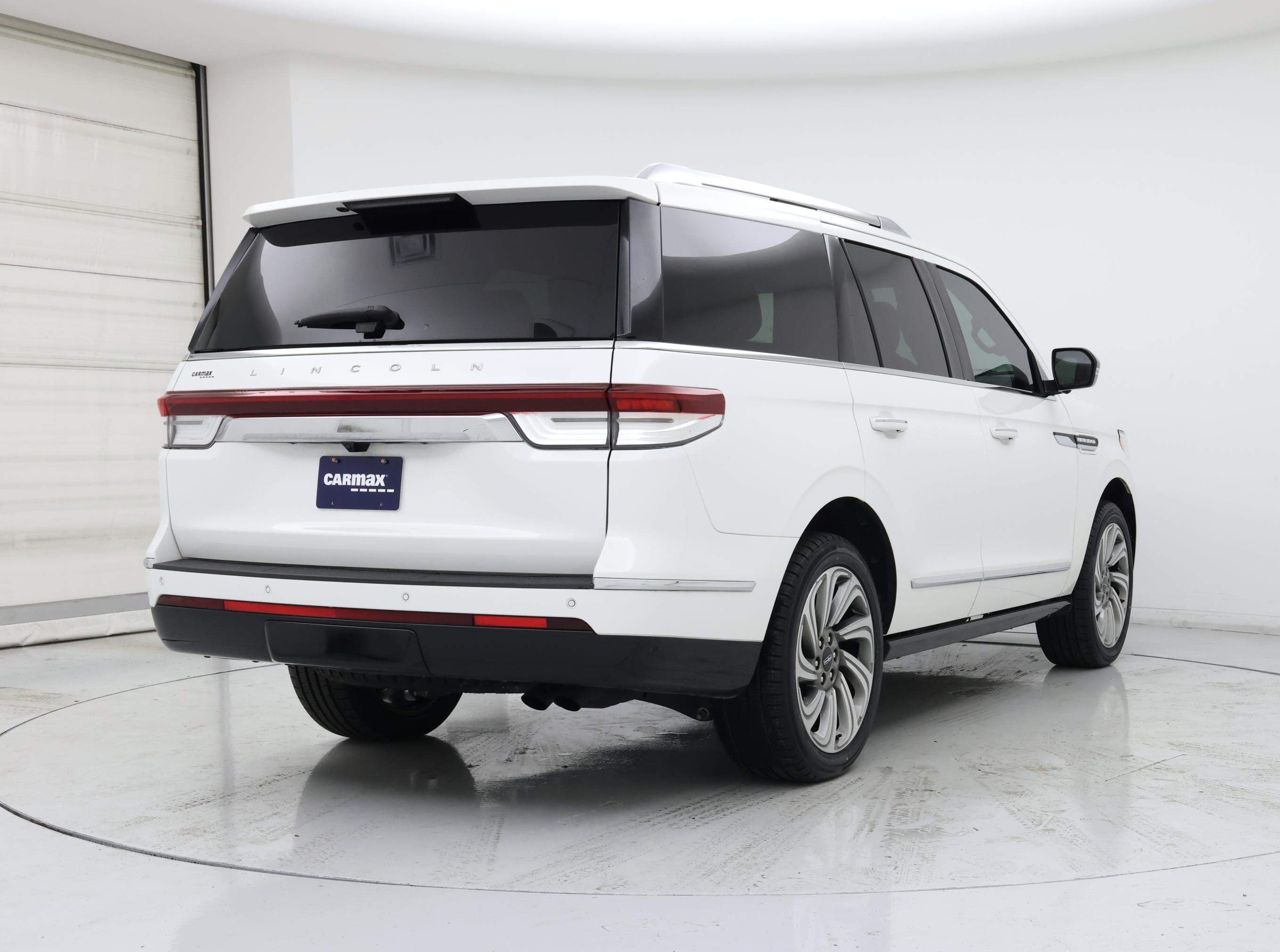 Thumbnail: 2022 Lincoln Navigator - 8