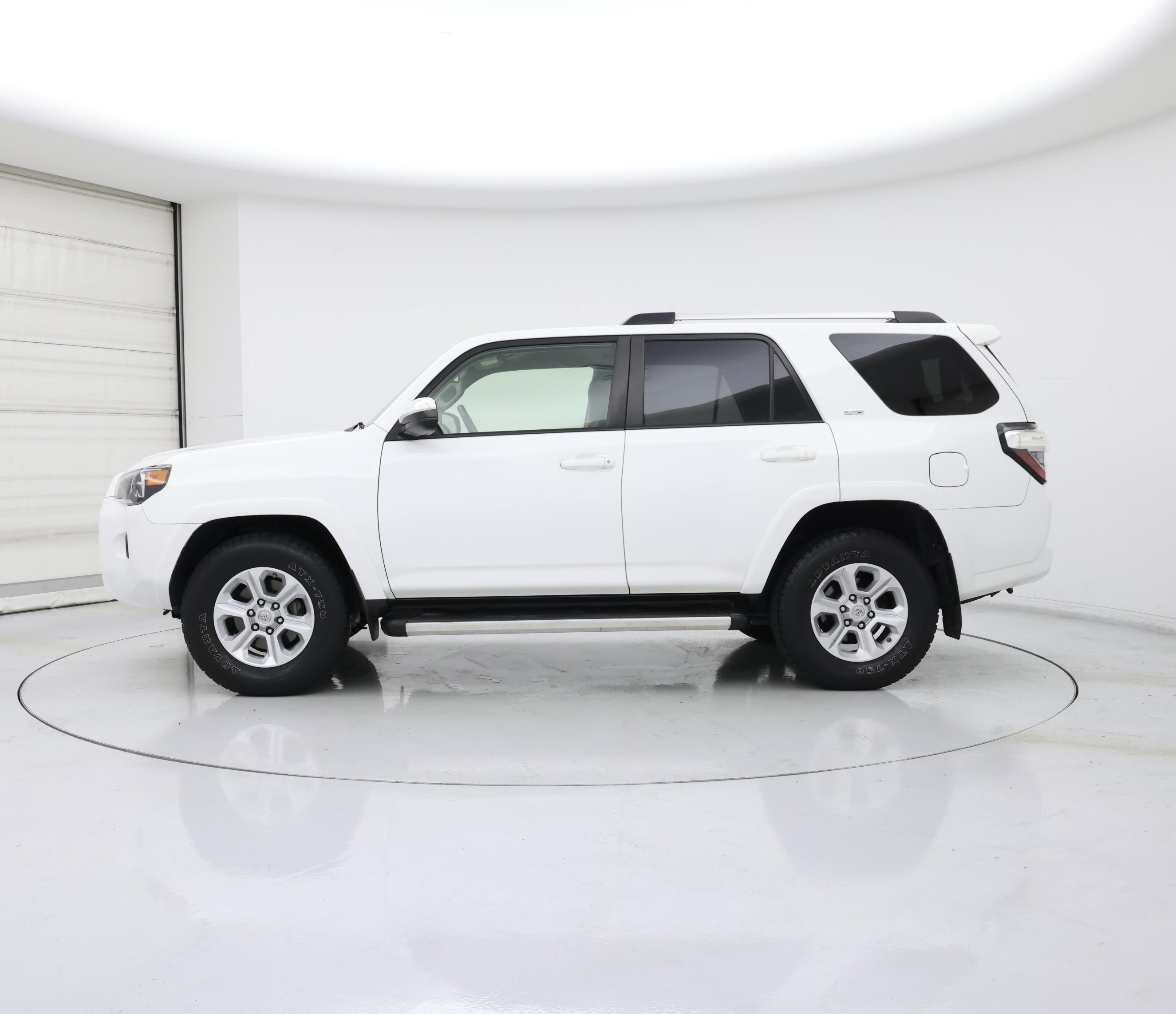 Thumbnail: 2020 Toyota 4Runner - 3