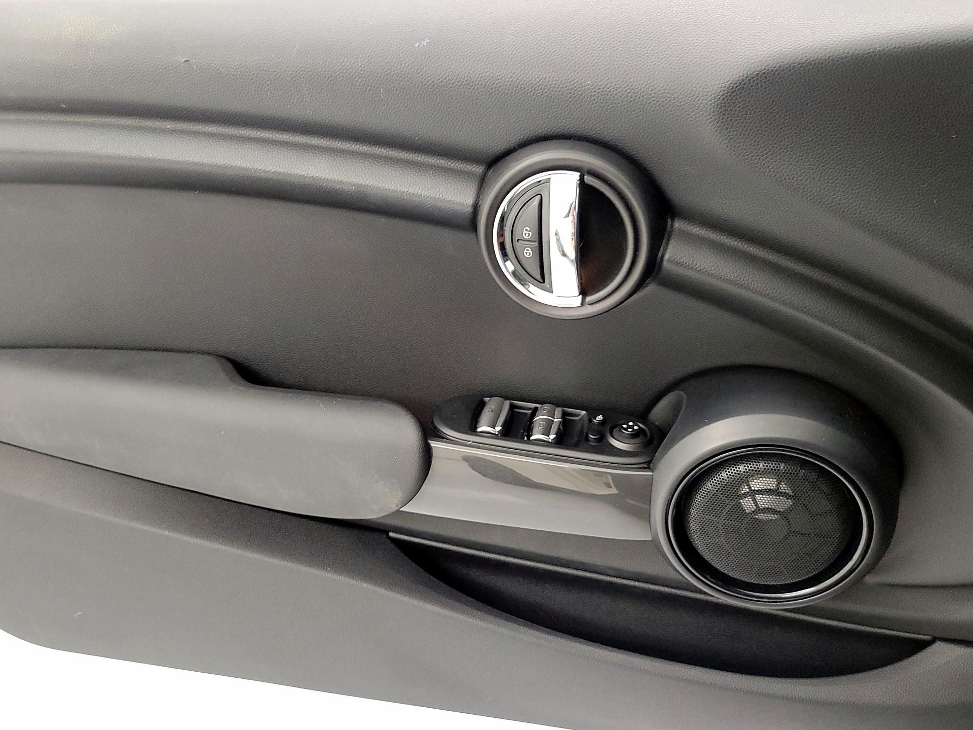 Thumbnail: 2018 MINI Cooper - 12