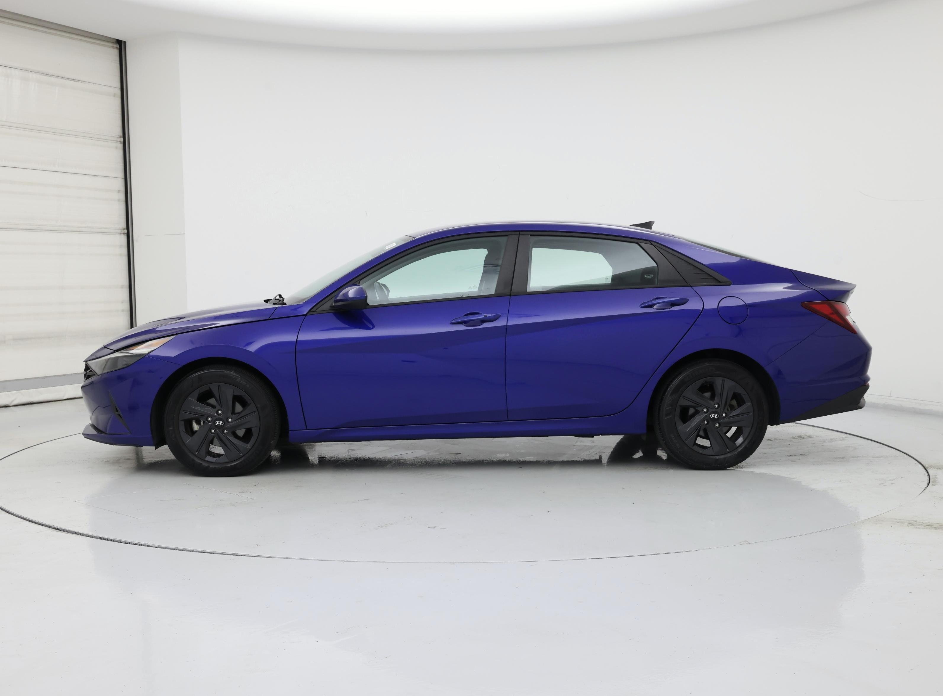 Thumbnail: 2021 Hyundai Elantra - 3