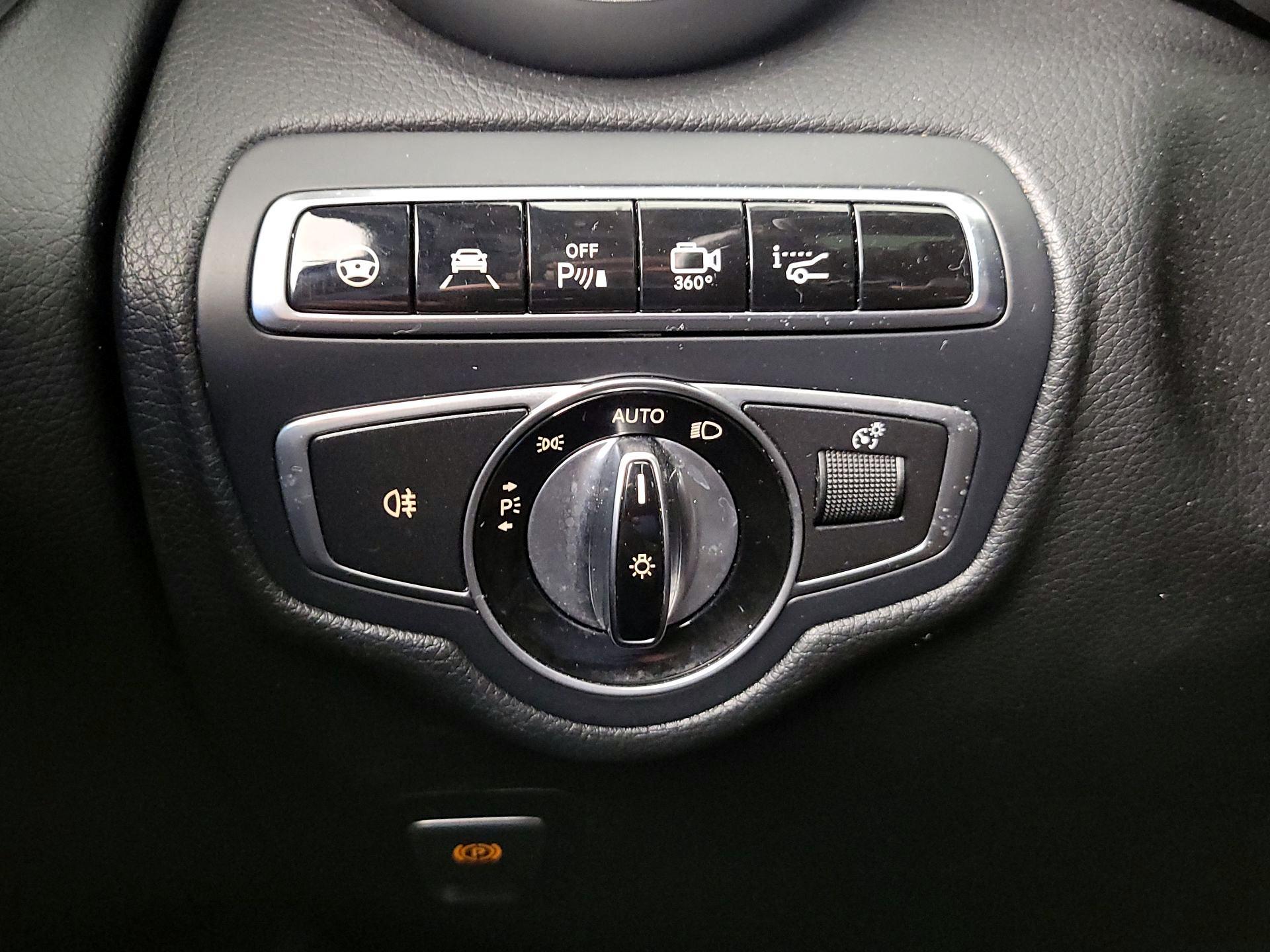 Thumbnail: 2016 Mercedes-Benz GLC - 13