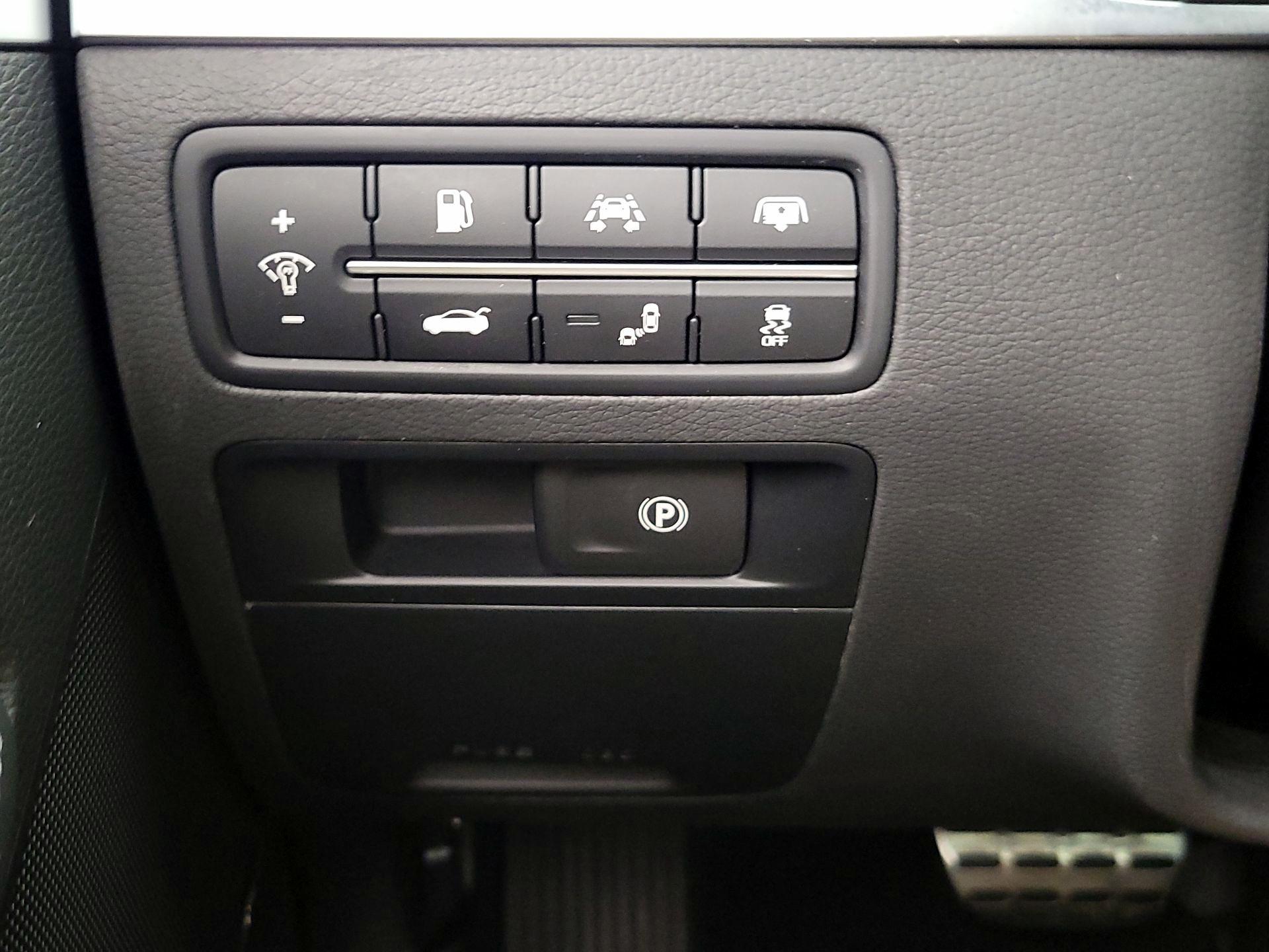 Thumbnail: 2016 Hyundai Genesis - 13