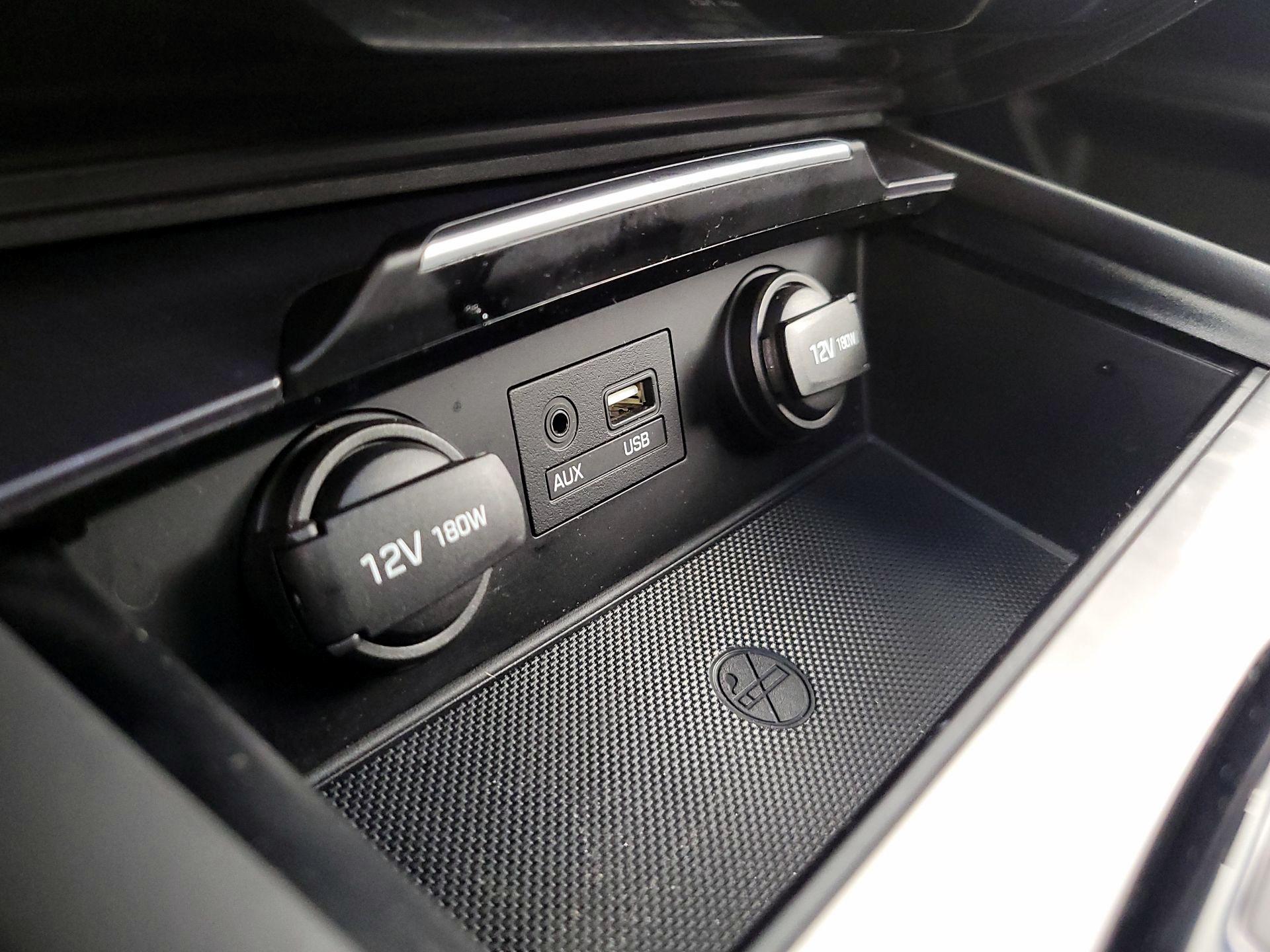 Thumbnail: 2016 Hyundai Genesis - 19