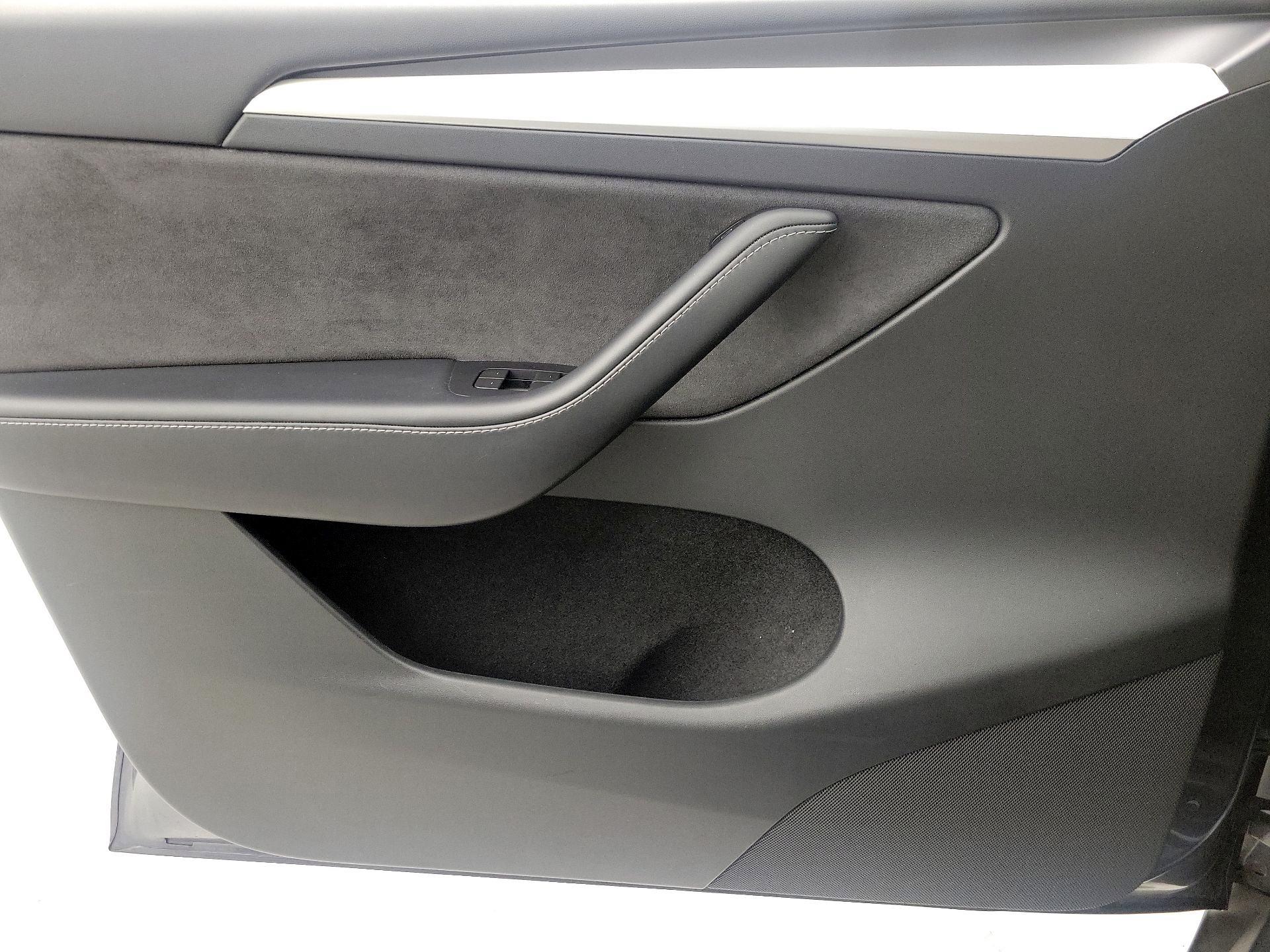 Thumbnail: 2023 Tesla Model Y - 12