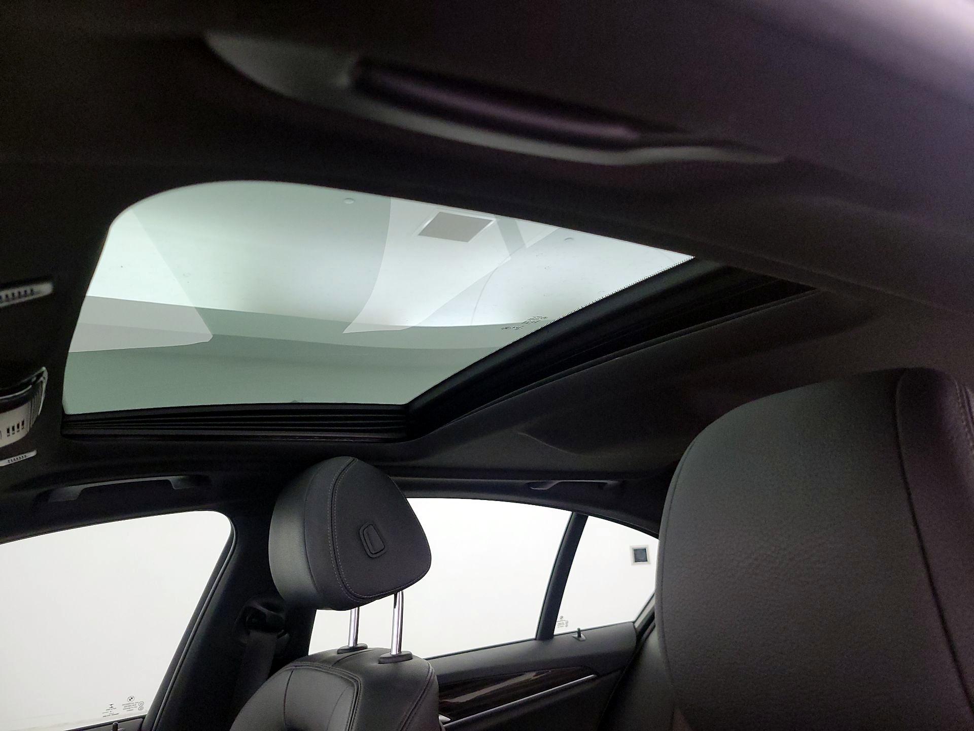 Thumbnail: 2019 BMW 5 Series - 20