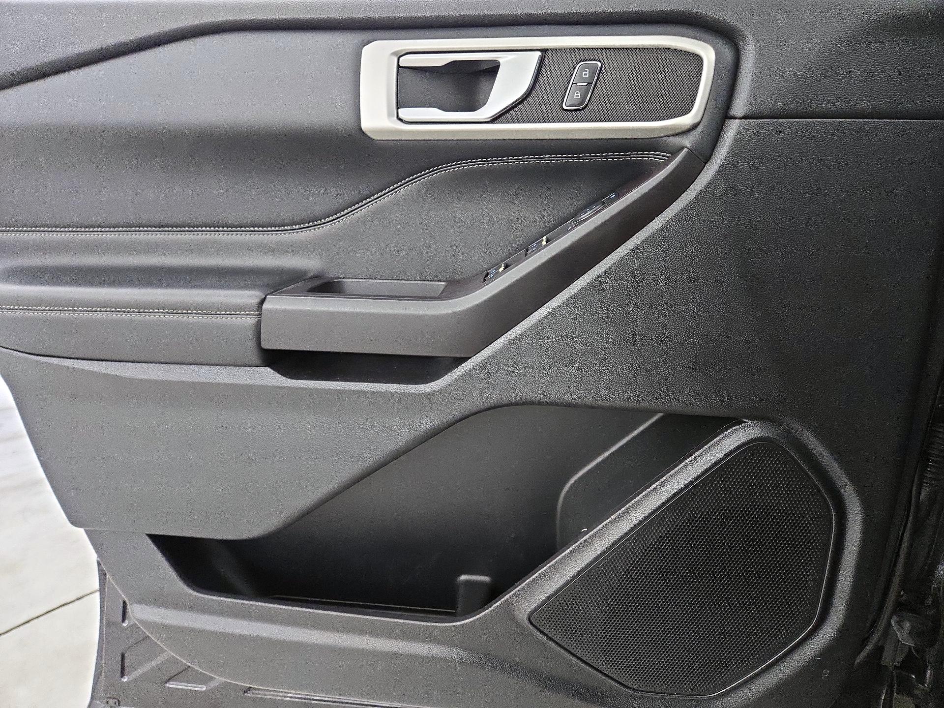 Thumbnail: 2020 Ford Explorer - 12