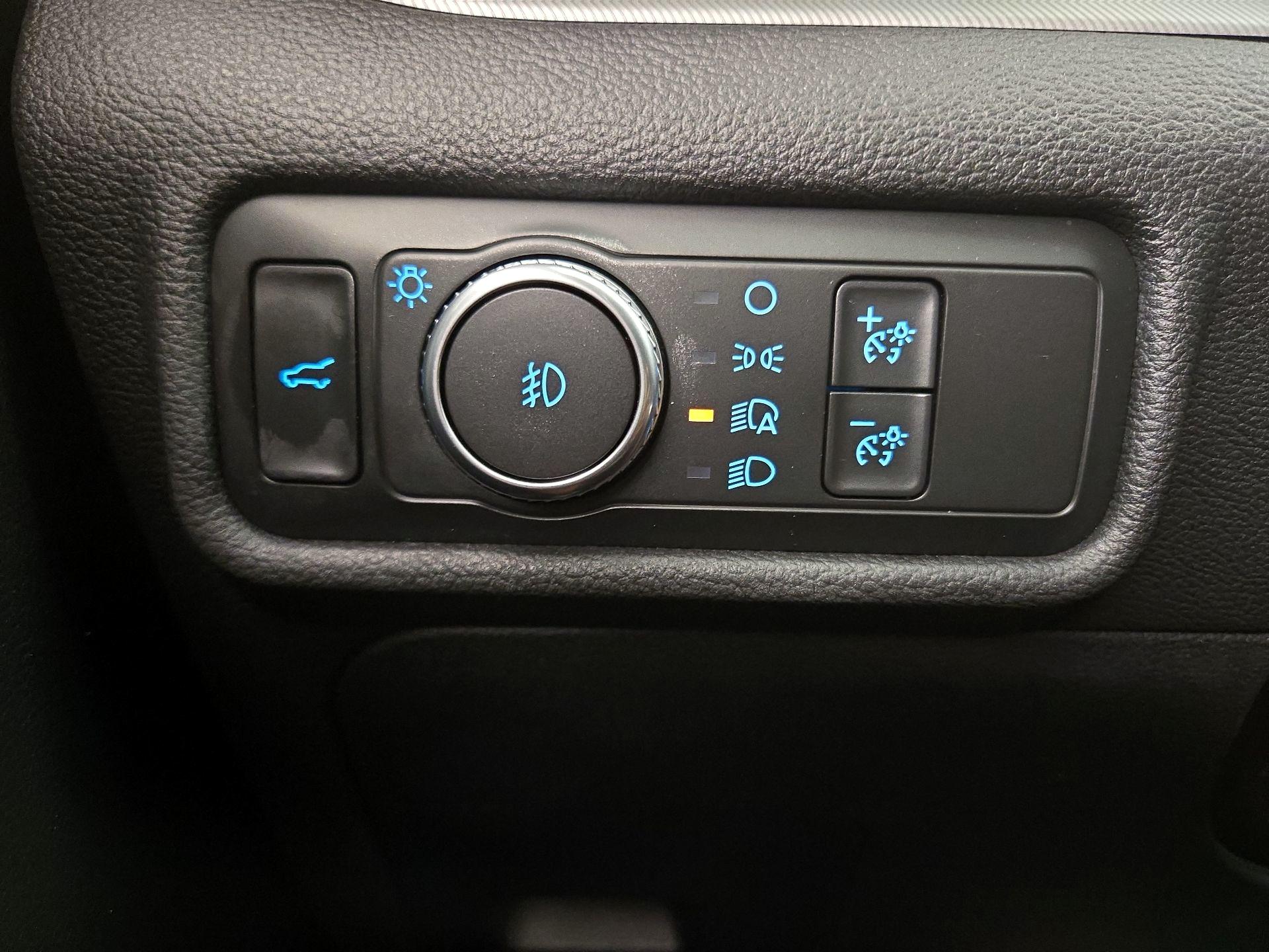 Thumbnail: 2020 Ford Explorer - 13