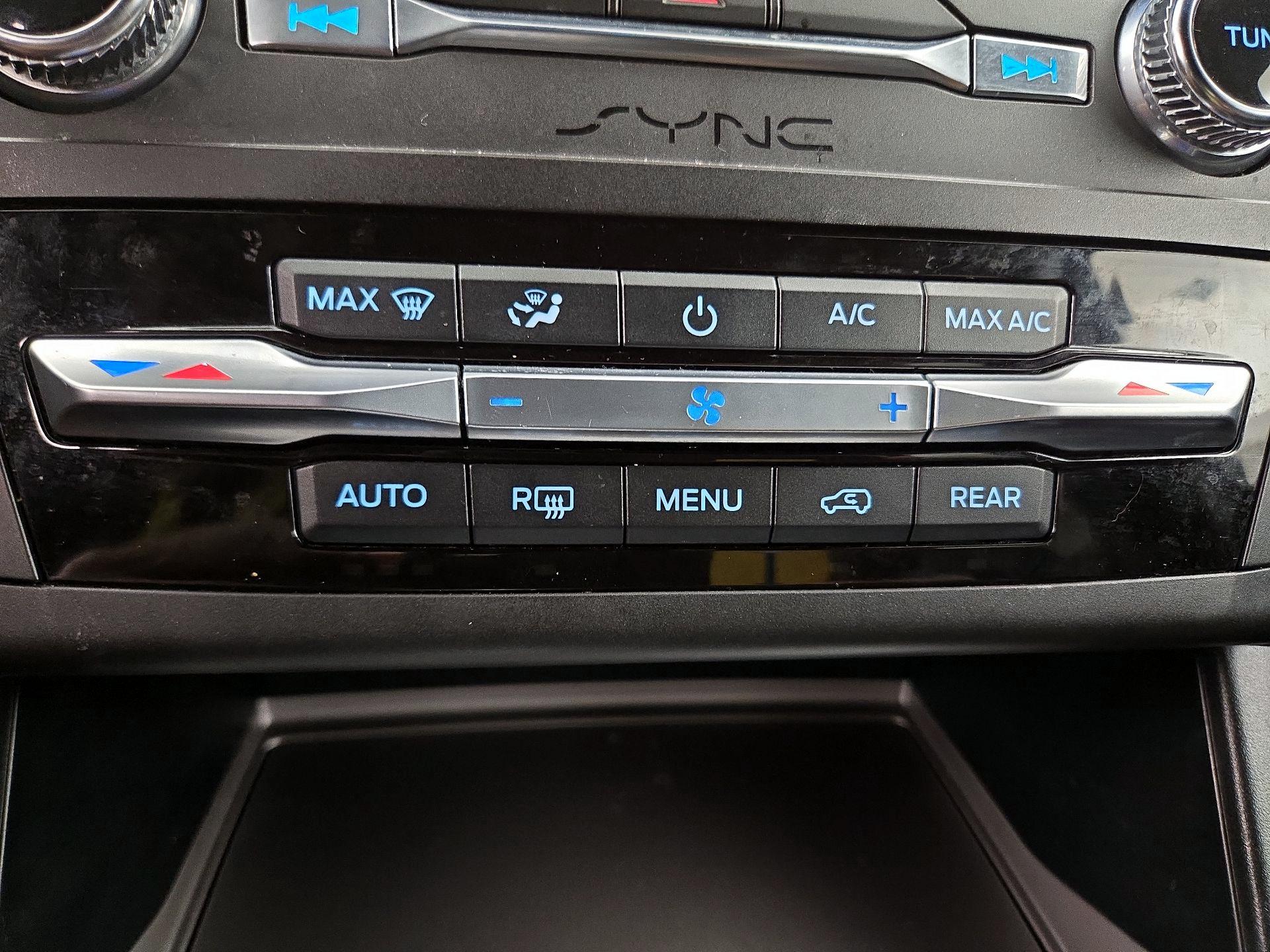 Thumbnail: 2020 Ford Explorer - 16