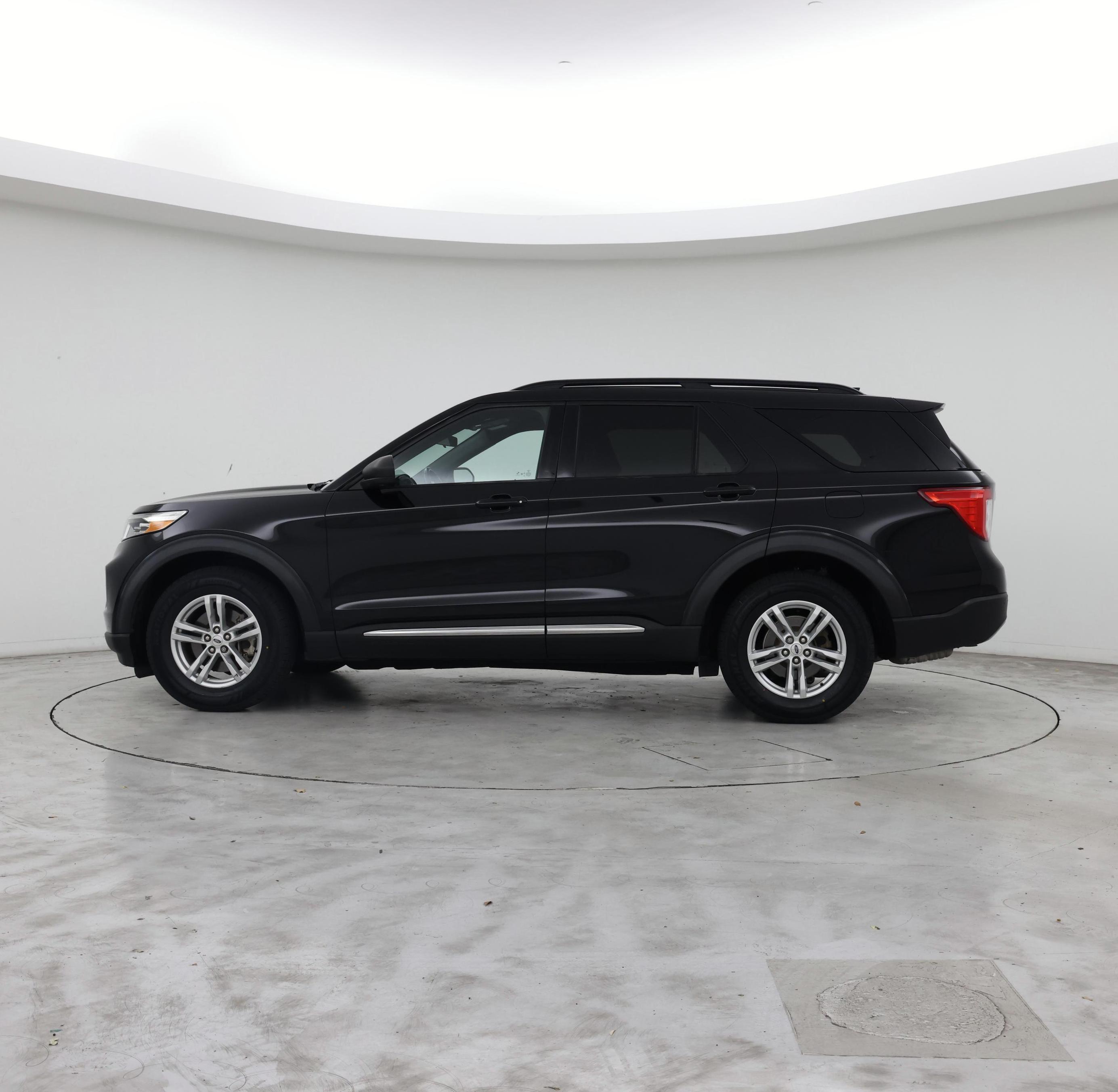 Thumbnail: 2020 Ford Explorer - 3